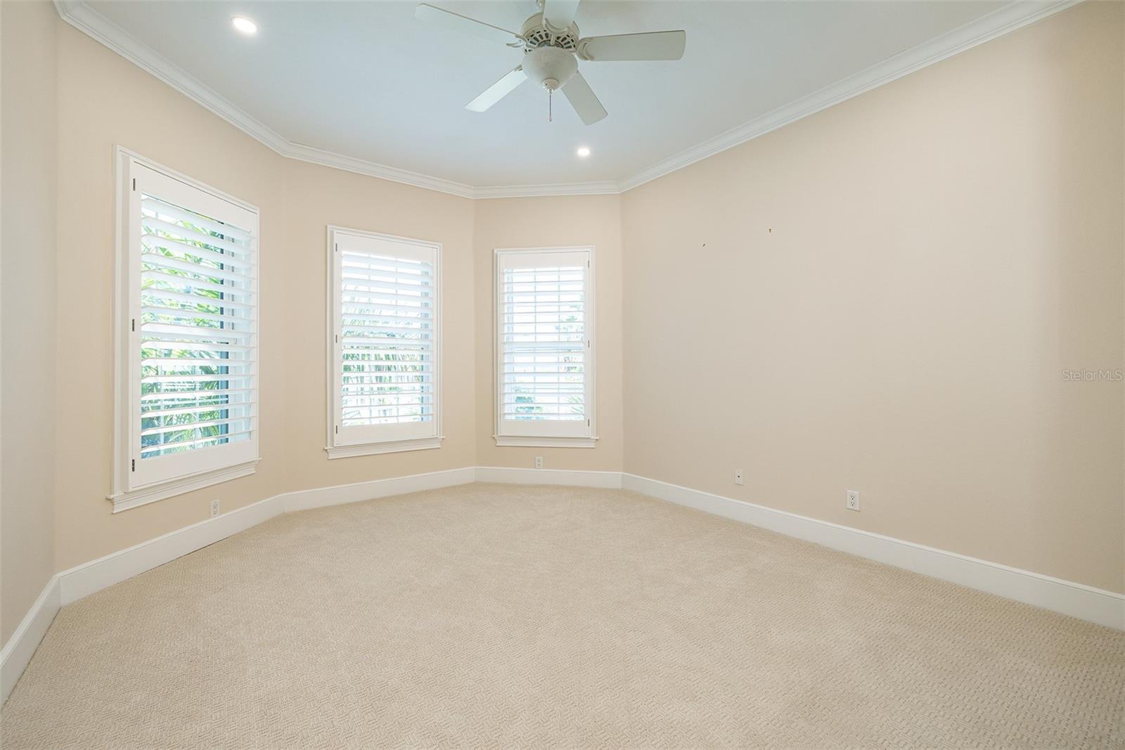 821 BAY POINT DR, MADEIRA BEACH, FL, 33708
