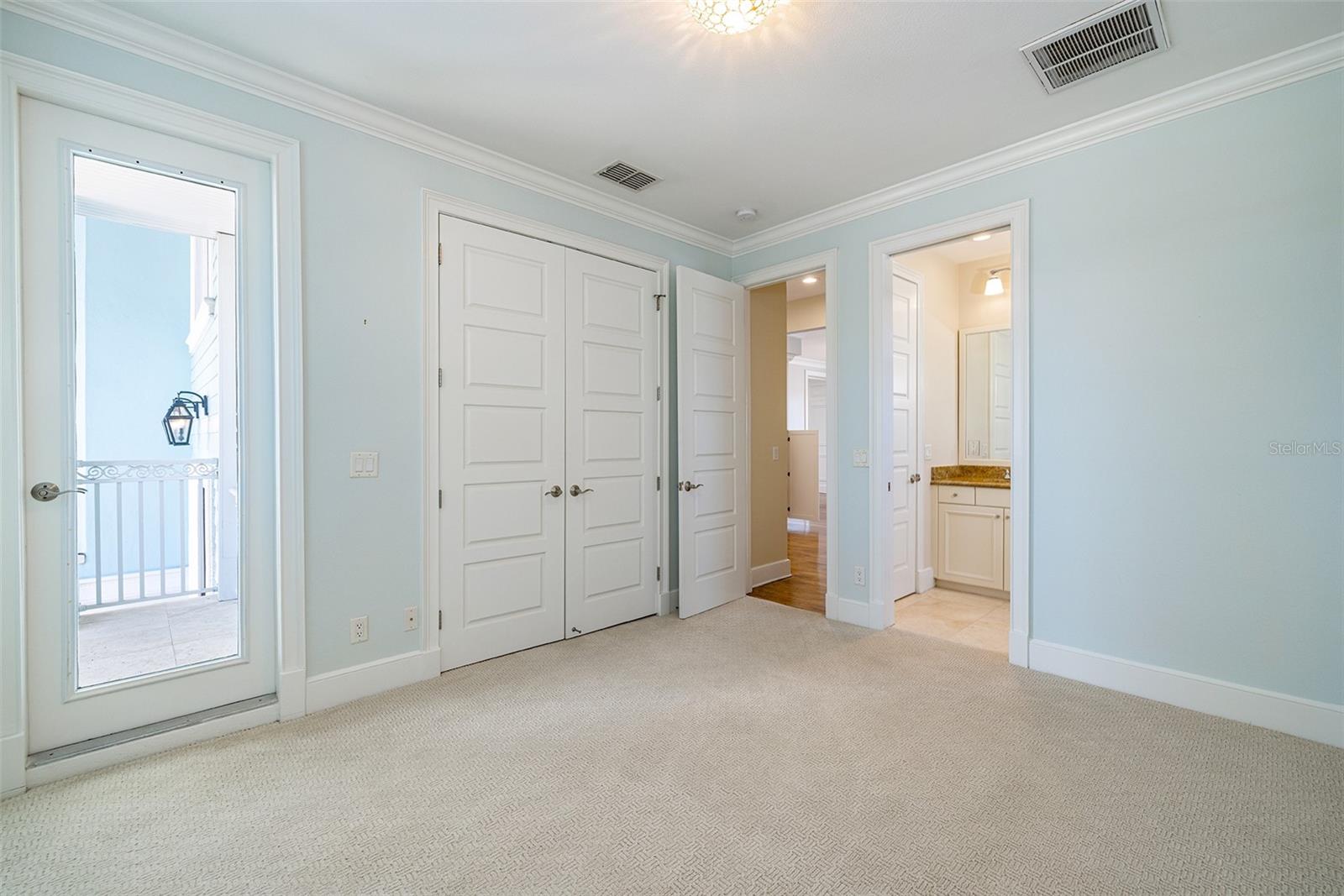 821 BAY POINT DR, MADEIRA BEACH, FL, 33708