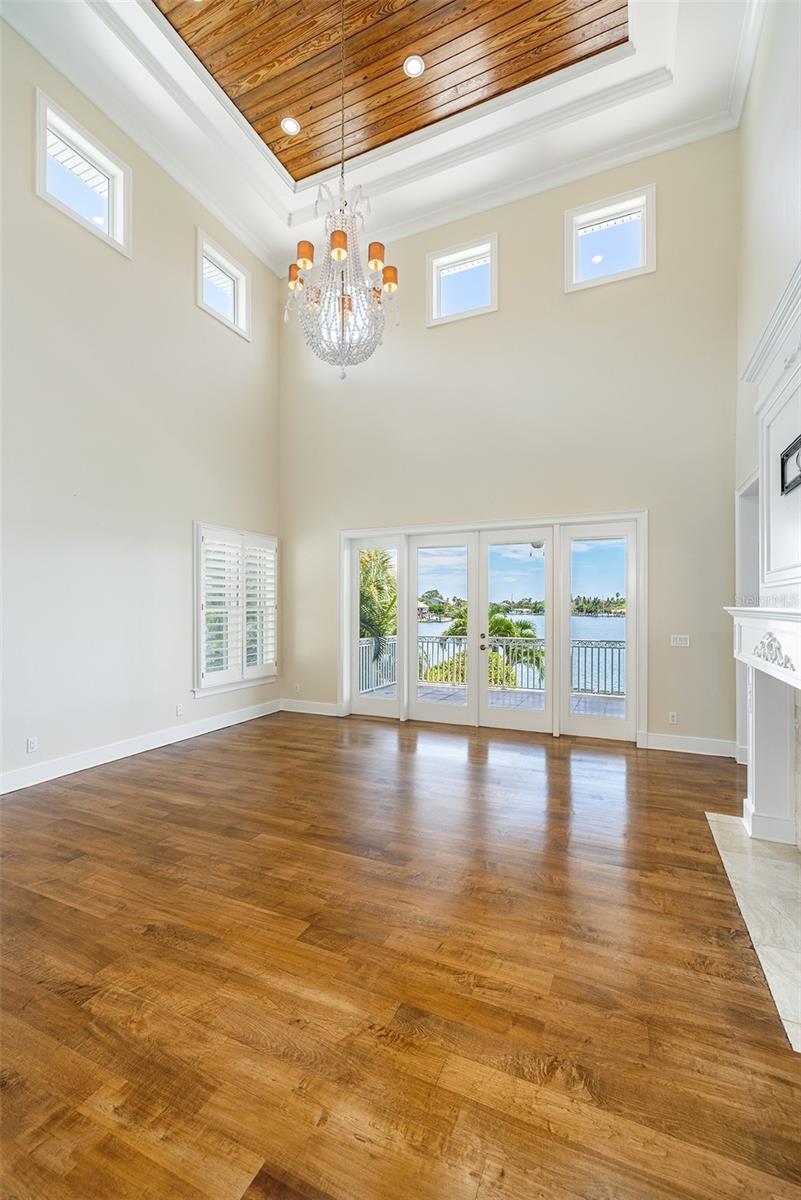 821 BAY POINT DR, MADEIRA BEACH, FL, 33708