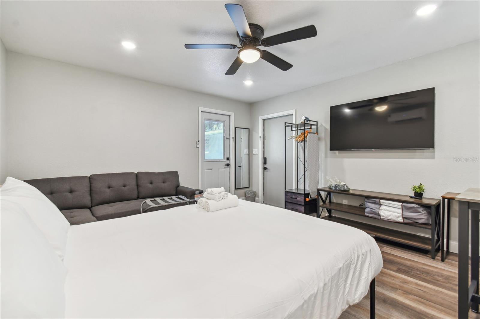 414 JOYCE AVE, TEMPLE TERRACE, FL, 33617