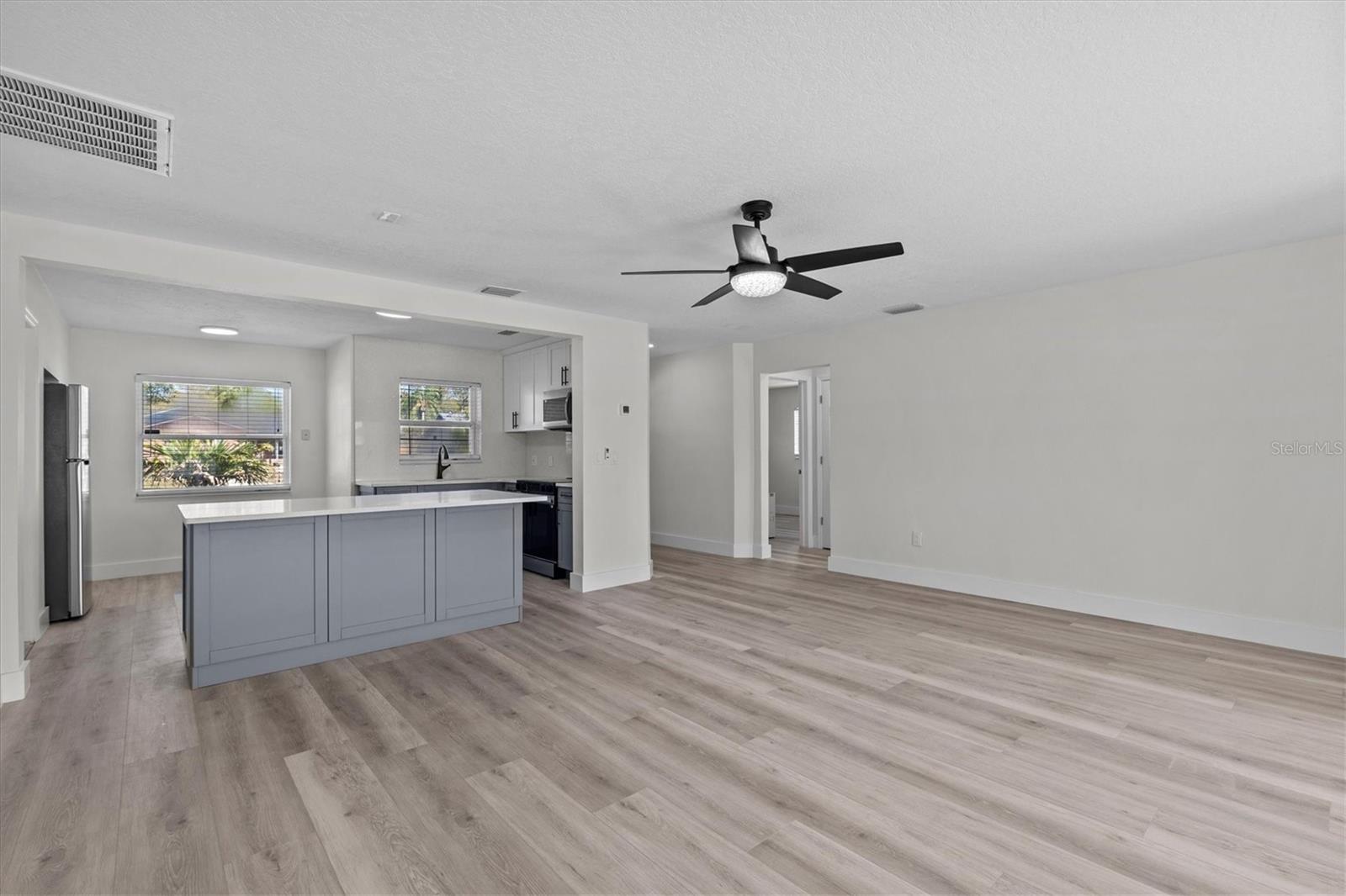 310 WESTWINDS DR, PALM HARBOR, FL, 34683
