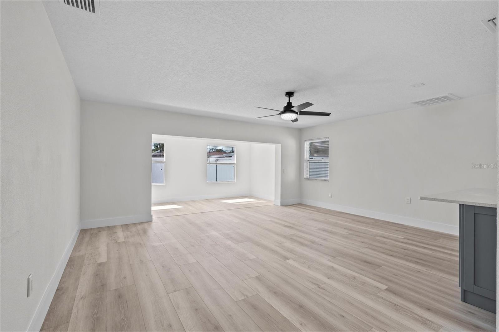 310 WESTWINDS DR, PALM HARBOR, FL, 34683