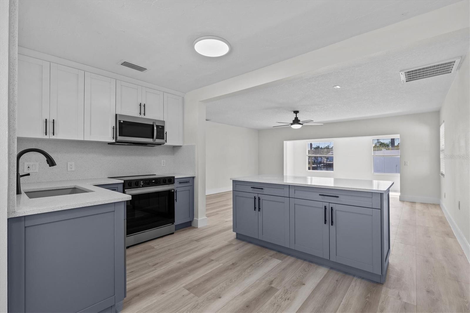 310 WESTWINDS DR, PALM HARBOR, FL, 34683