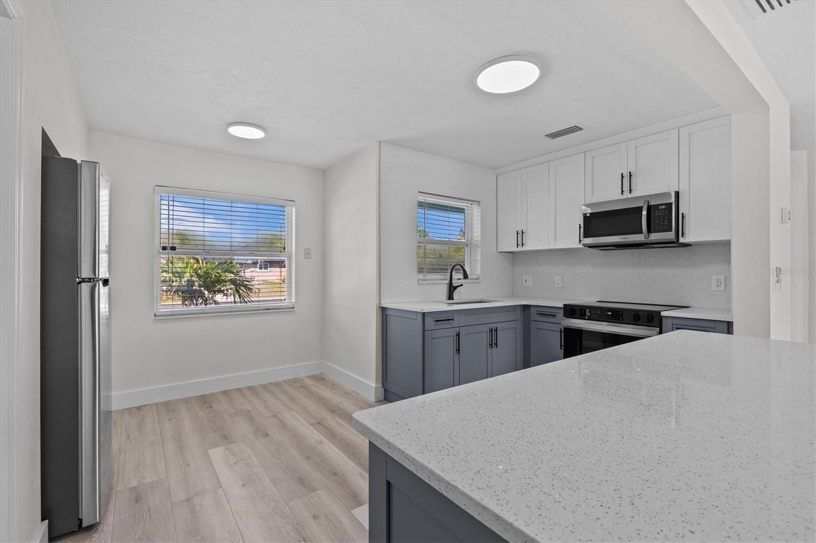 310 WESTWINDS DR, PALM HARBOR, FL, 34683