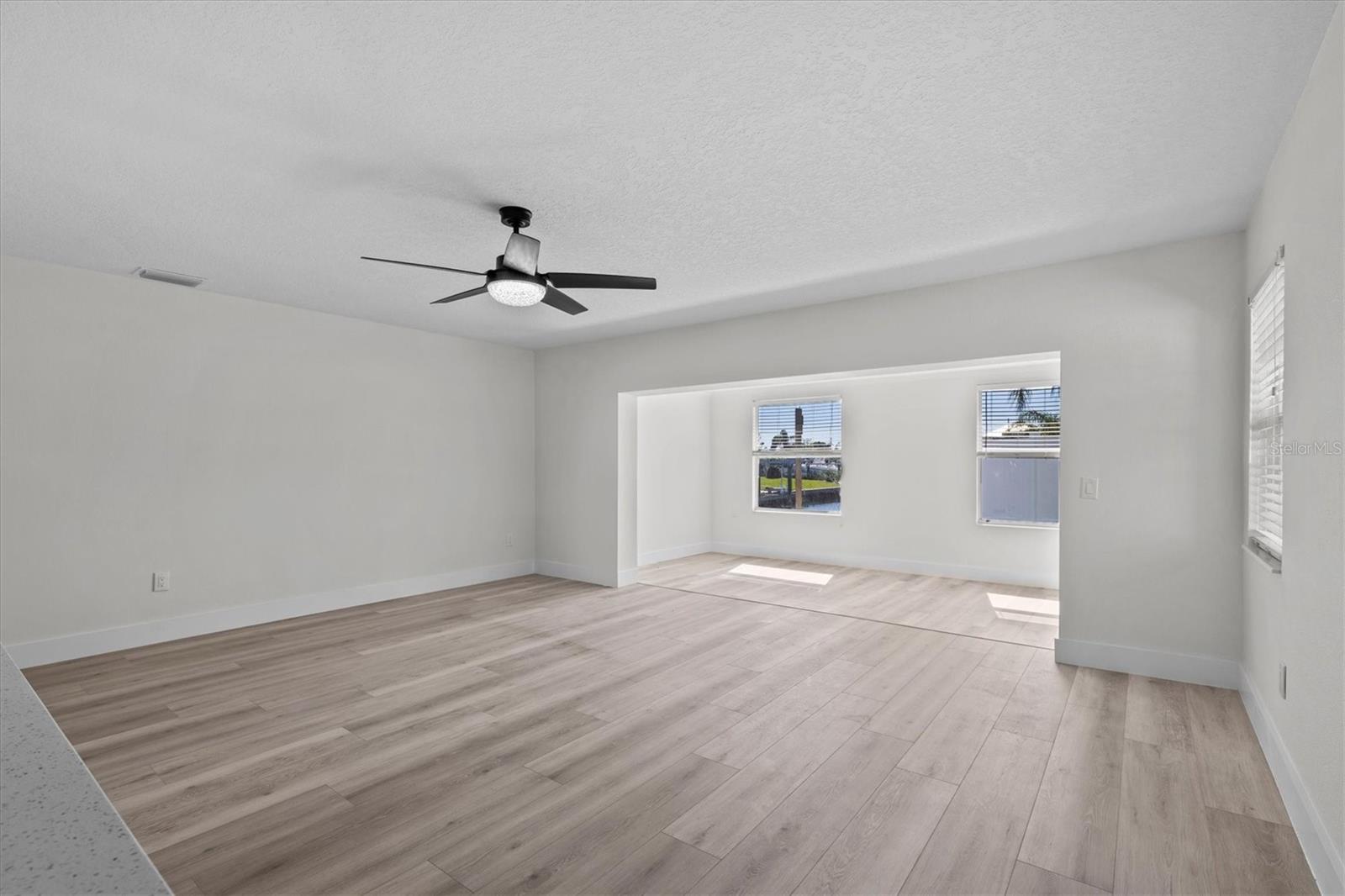 310 WESTWINDS DR, PALM HARBOR, FL, 34683