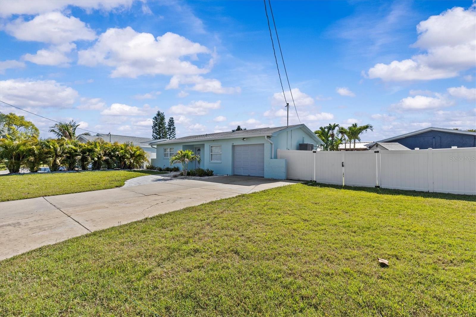 310 WESTWINDS DR, PALM HARBOR, FL, 34683