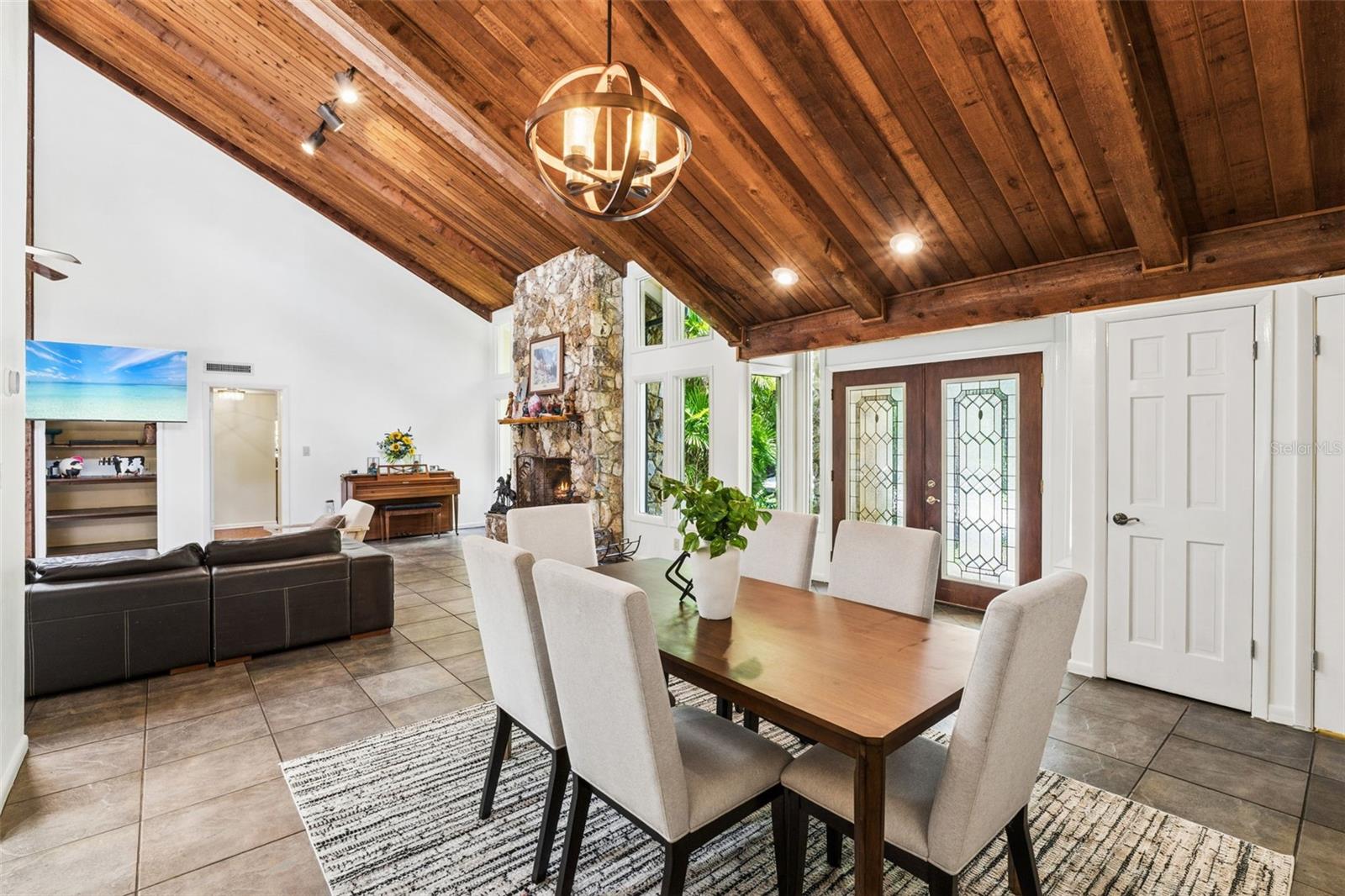 136 WISTERIA DR, LONGWOOD, FL, 32779