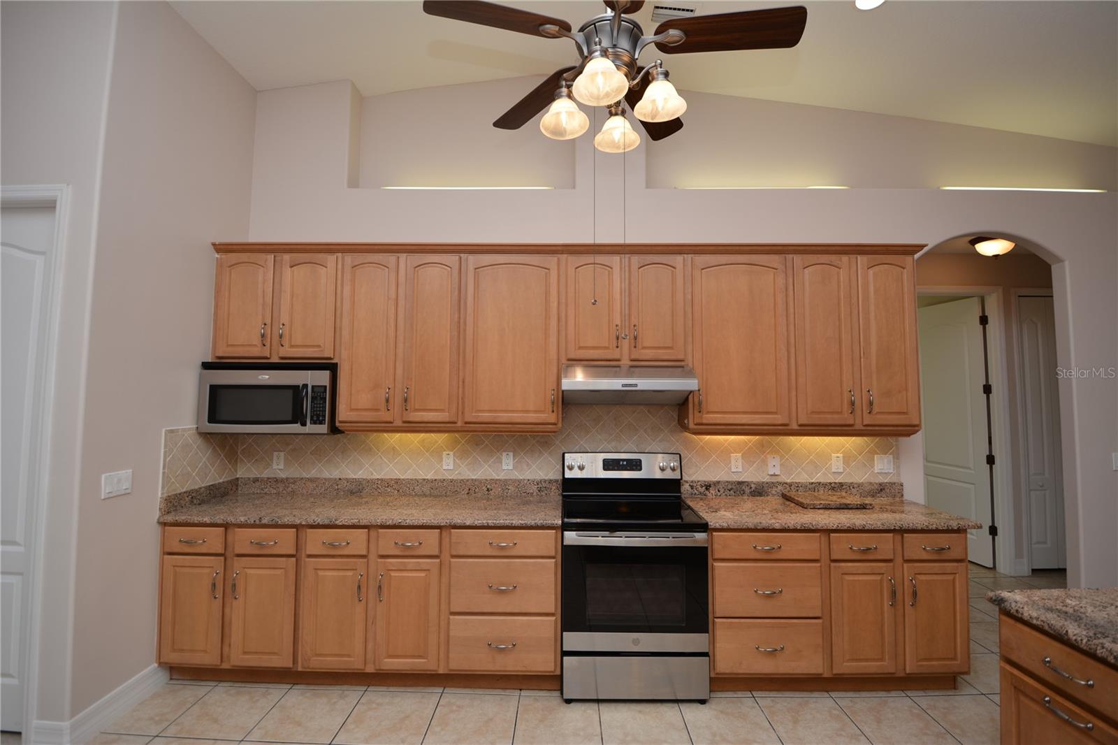 8 FERNON LN, PALM COAST, FL, 32137