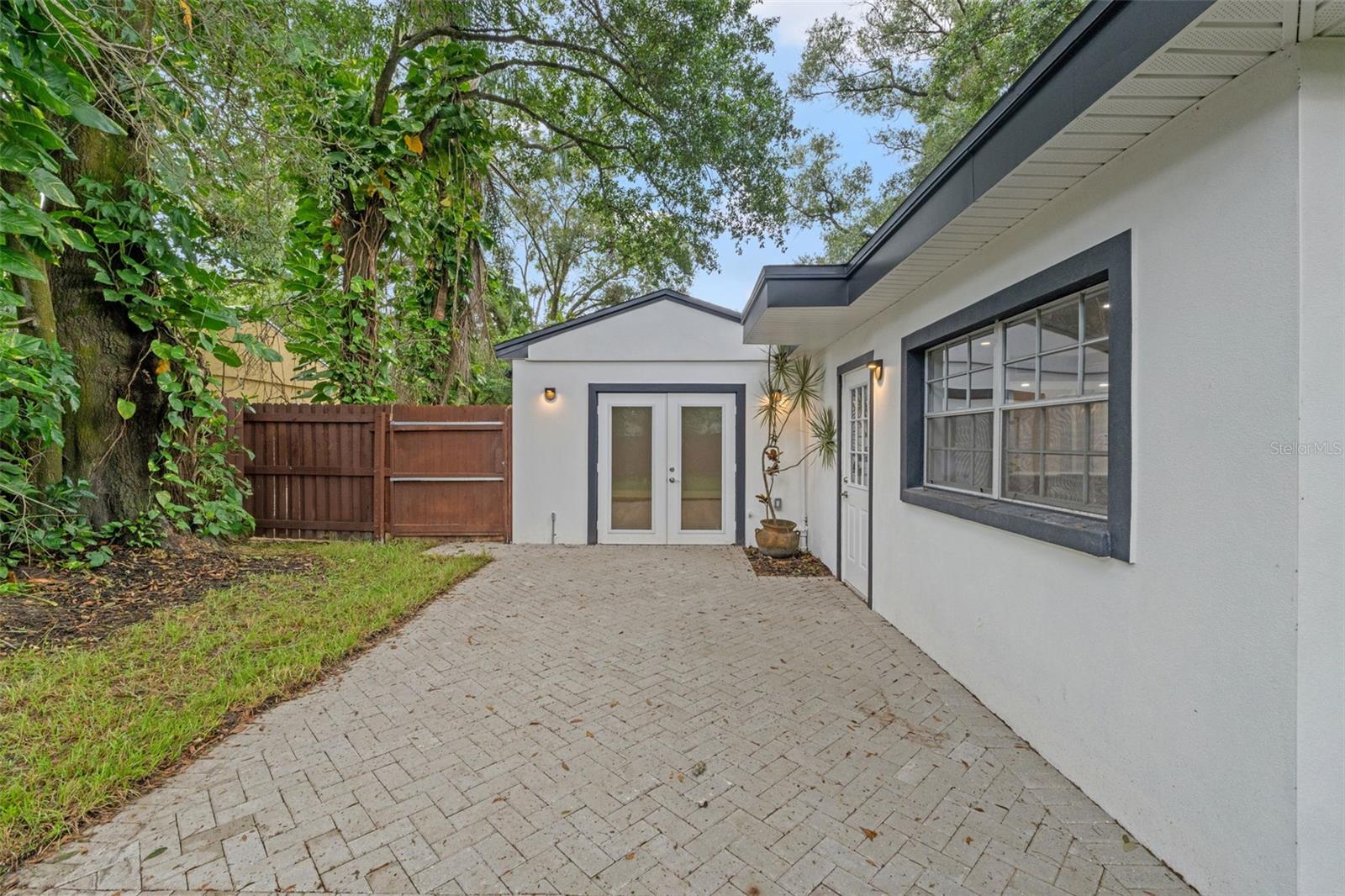 1715 N ALEXANDER RD, TAMPA, FL, 33603