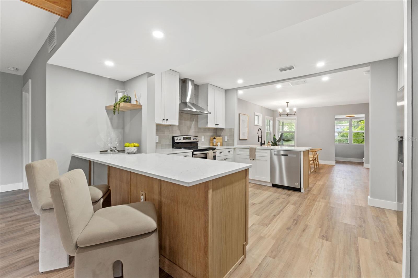 1715 N ALEXANDER RD, TAMPA, FL, 33603