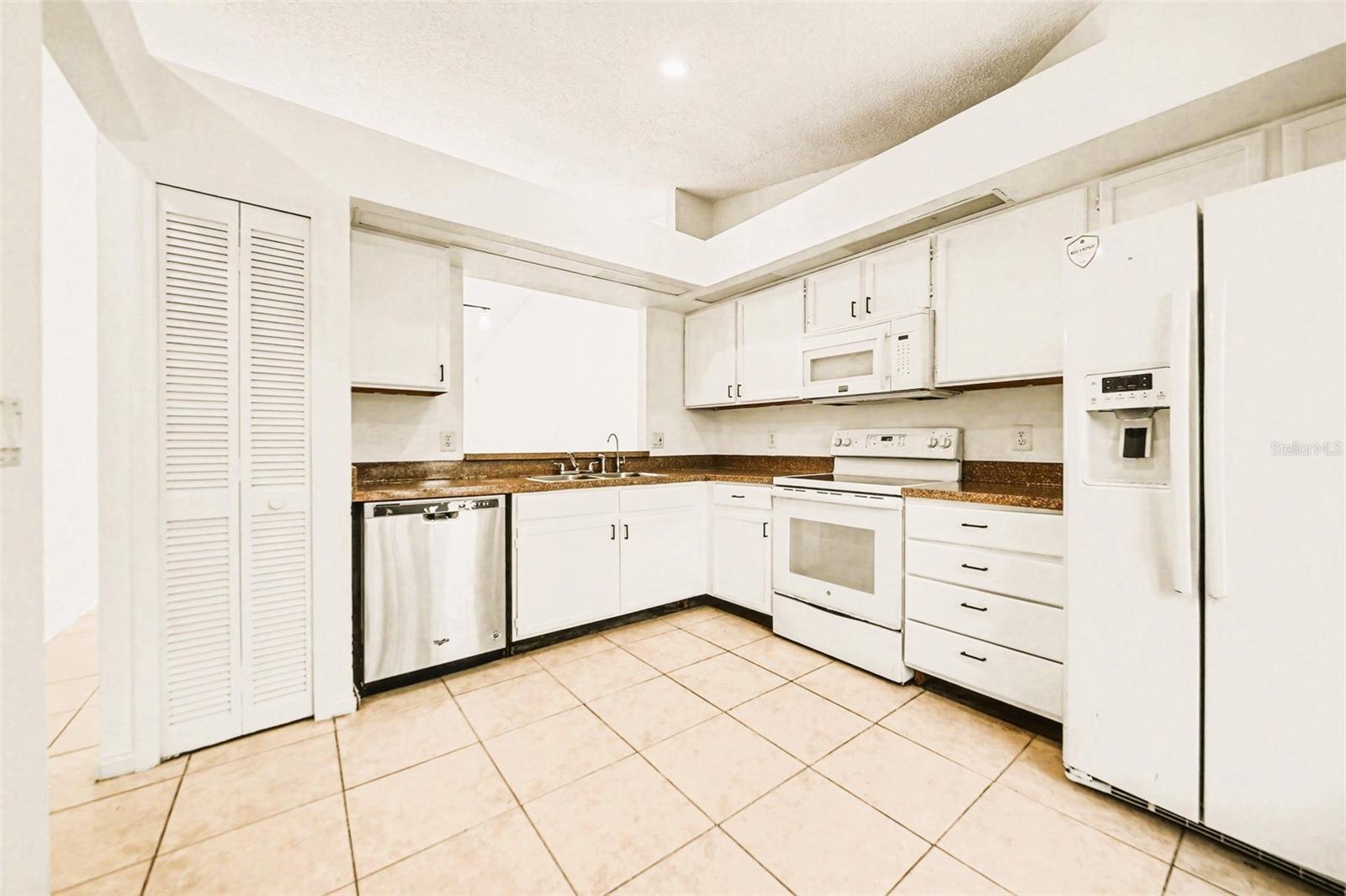 14657 LAGUNA BEACH CIR, ORLANDO, FL, 32824