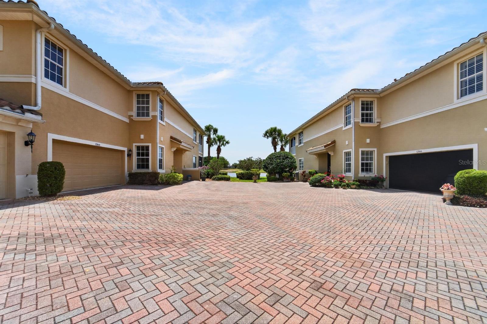 1364 EMERALD DUNES DR, SUN CITY CENTER, FL, 33573