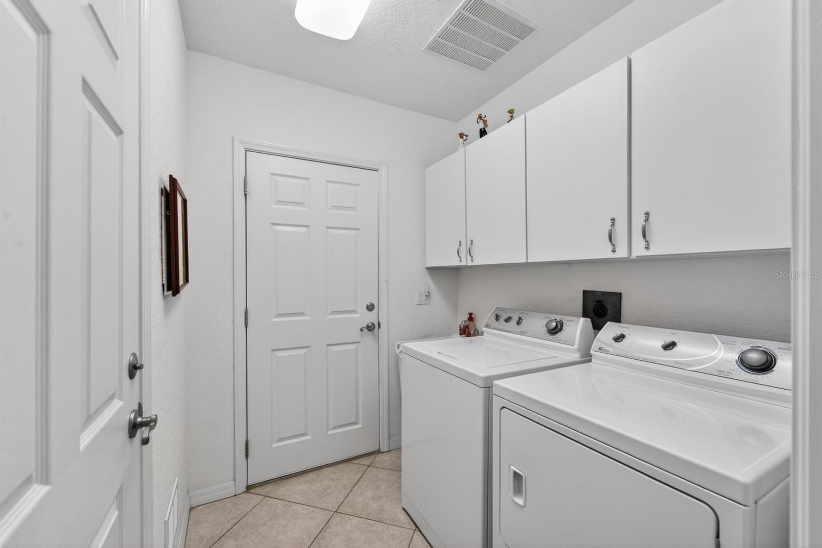 1364 EMERALD DUNES DR, SUN CITY CENTER, FL, 33573