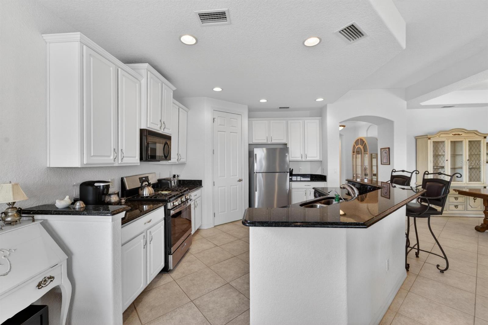 1364 EMERALD DUNES DR, SUN CITY CENTER, FL, 33573