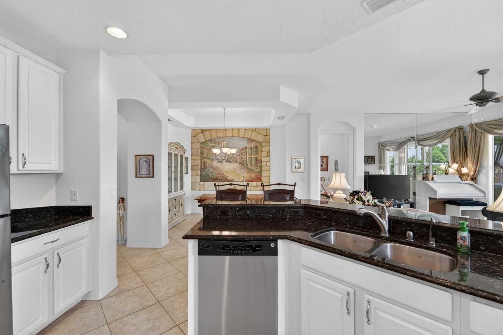 1364 EMERALD DUNES DR, SUN CITY CENTER, FL, 33573