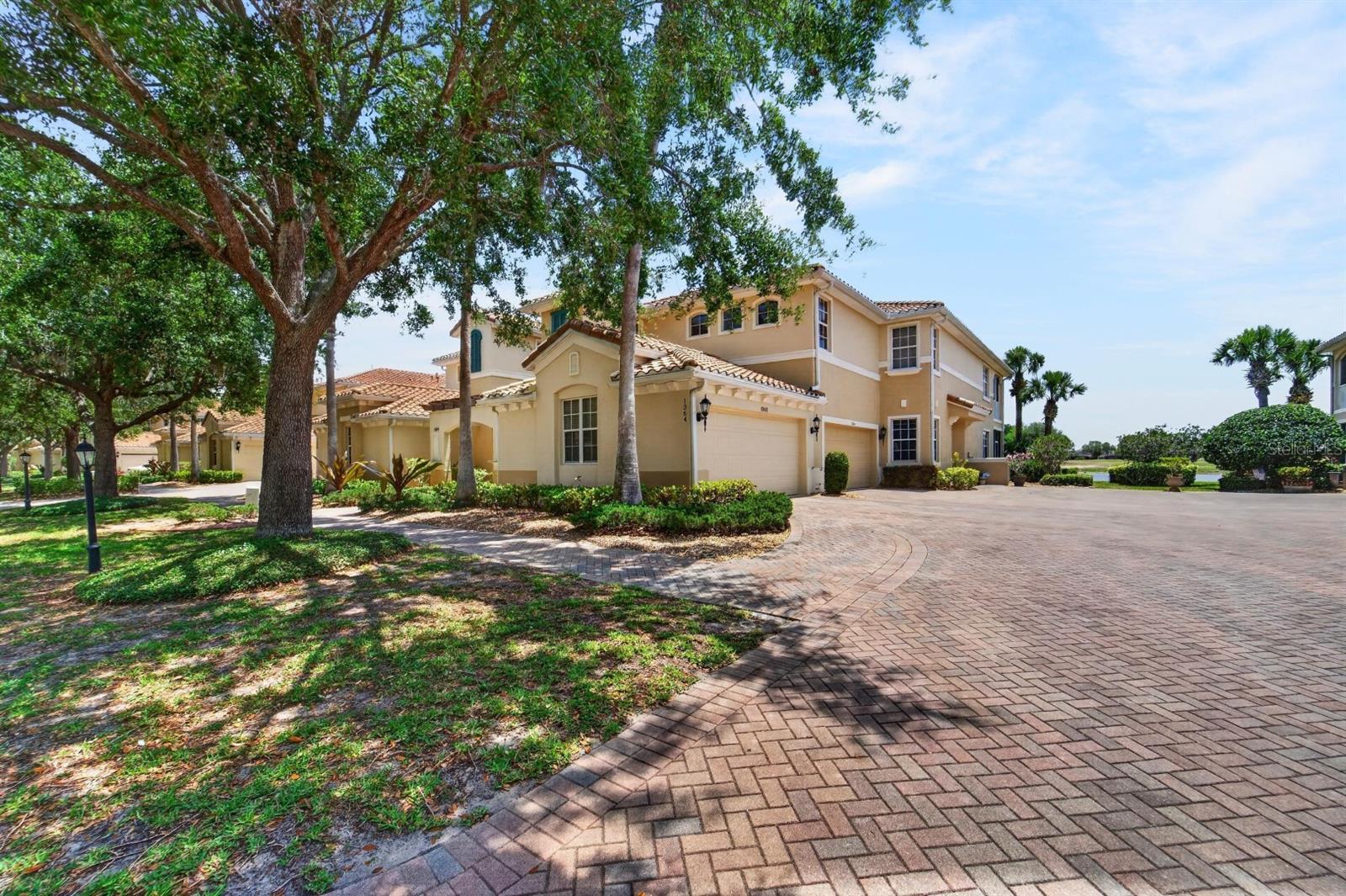 1364 EMERALD DUNES DR, SUN CITY CENTER, FL, 33573