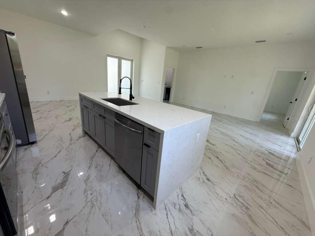 908 WINTERS ST E, LEHIGH ACRES, FL, 33974