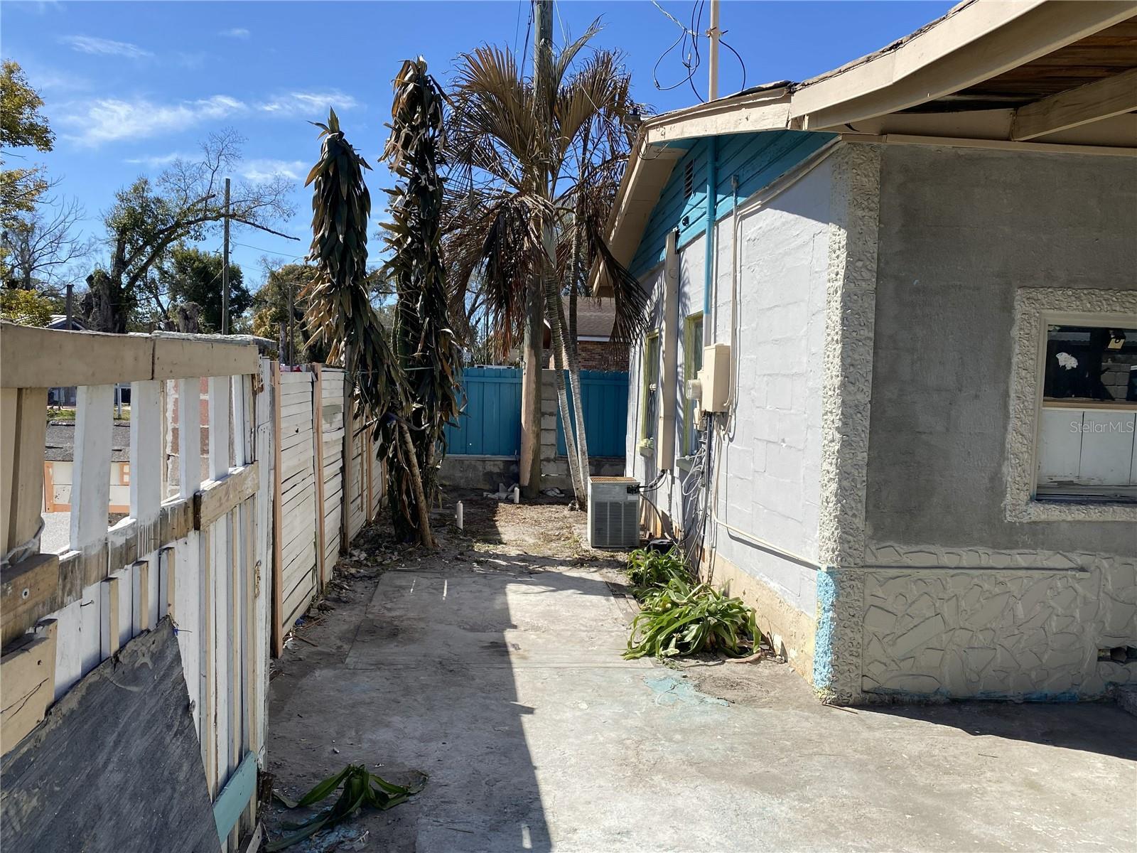 204 SNIVELY AVE, ELOISE, FL, 33880