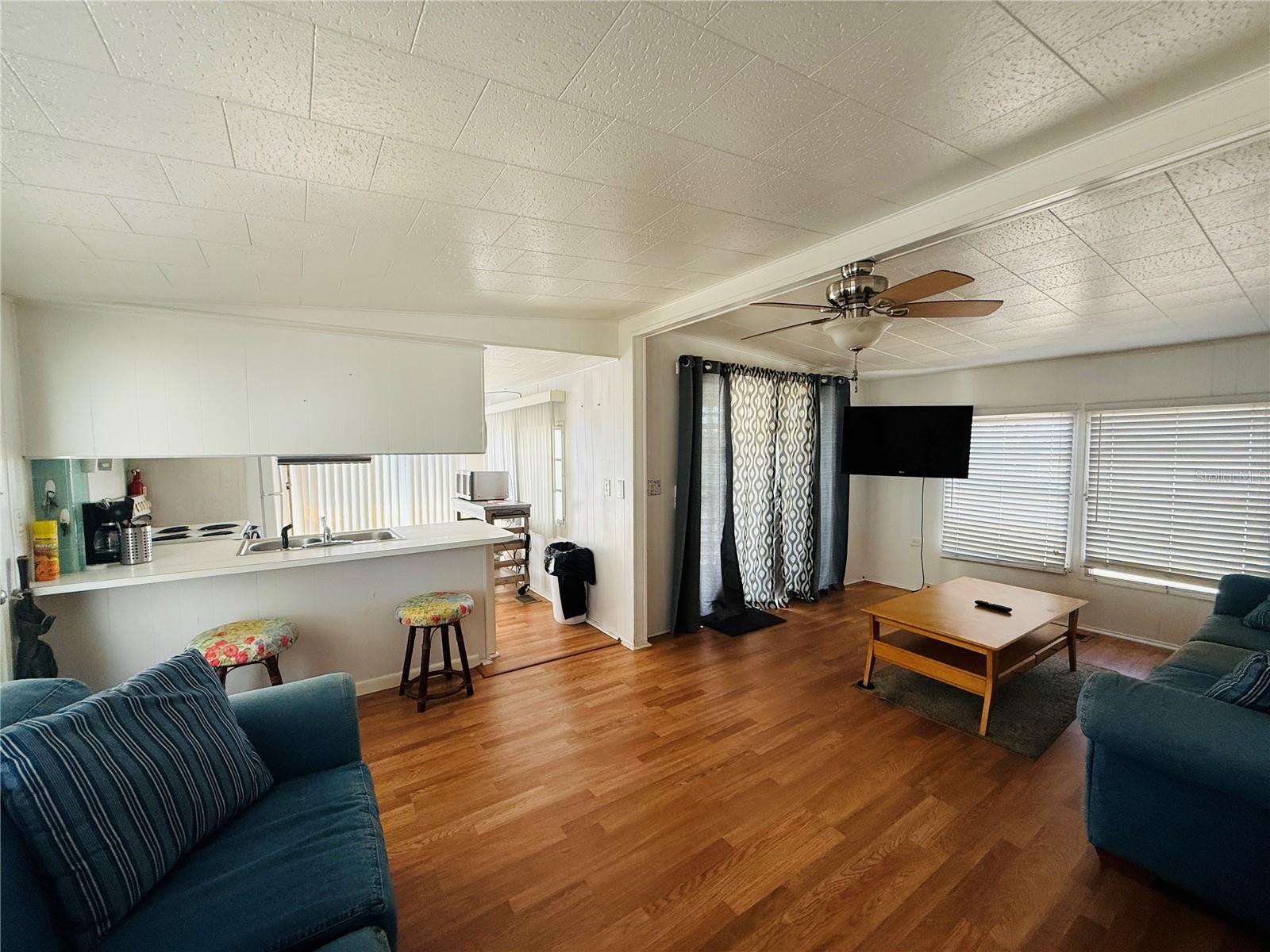 4851 W GANDY BLVD #B3L15, TAMPA, FL, 33611