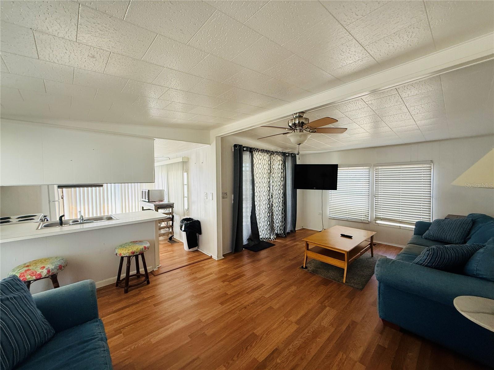 4851 W GANDY BLVD #B3L15, TAMPA, FL, 33611