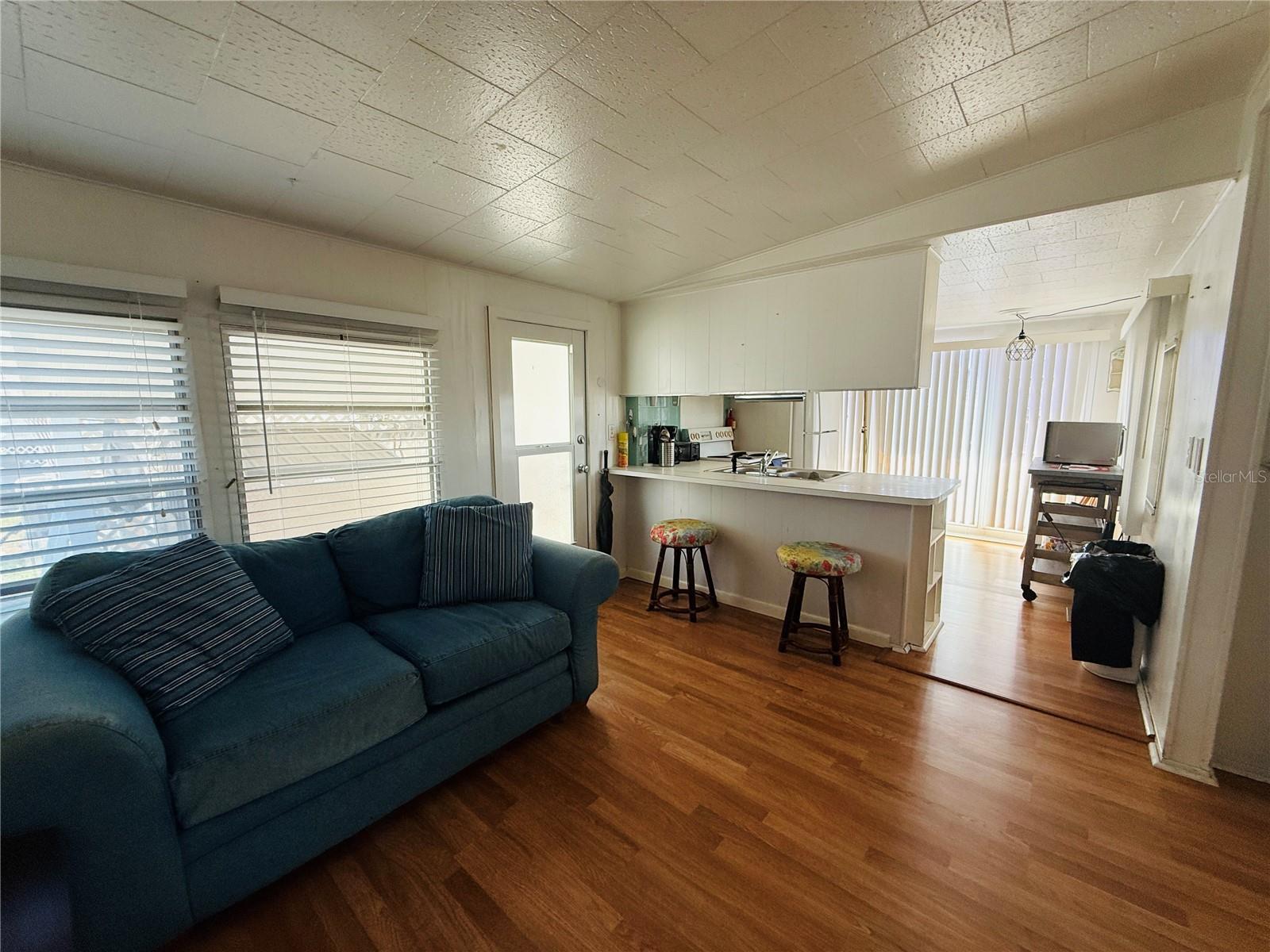 4851 W GANDY BLVD #B3L15, TAMPA, FL, 33611