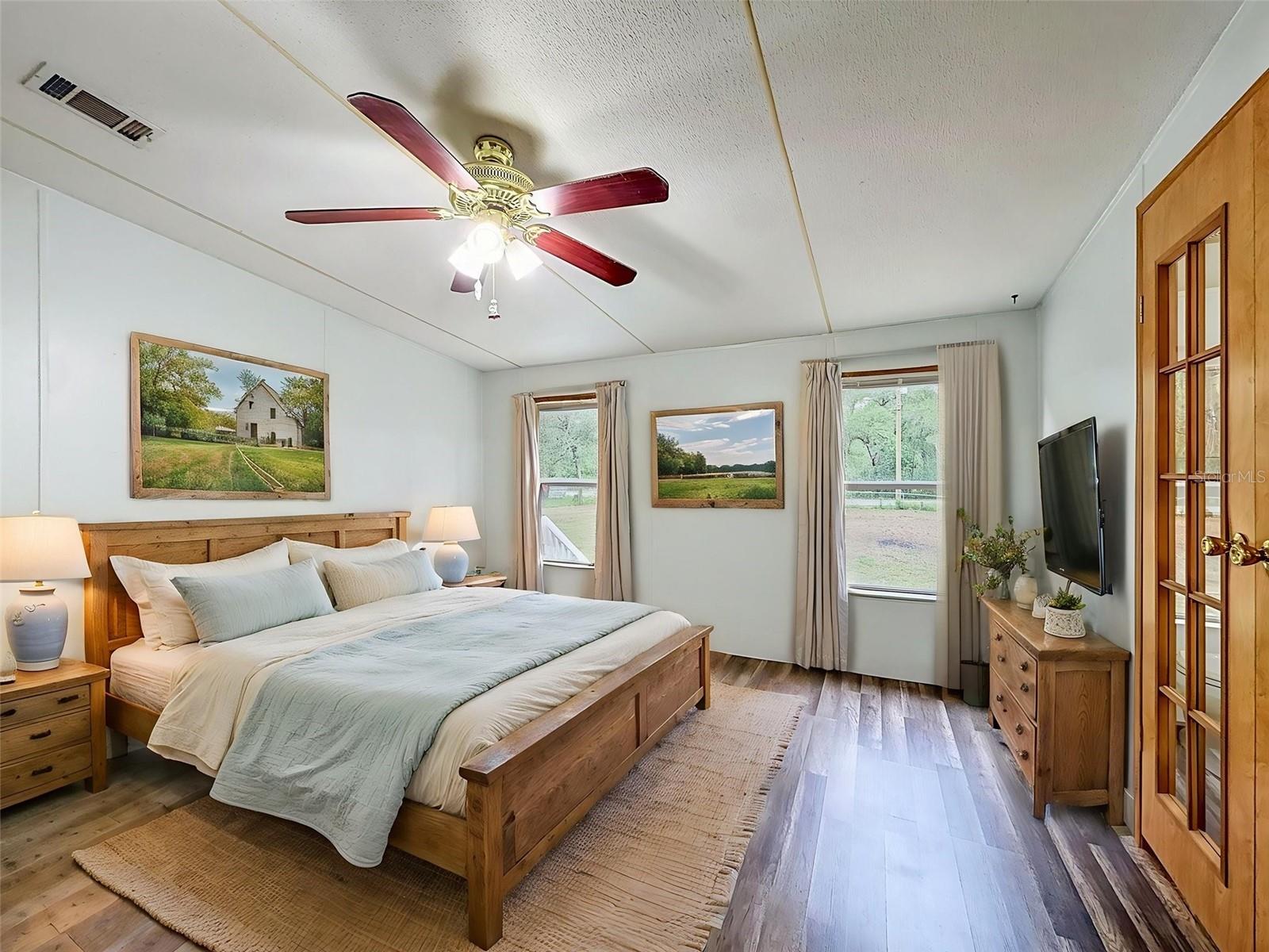 1819 SINCLAIR HILLS RD, LUTZ, FL, 33549