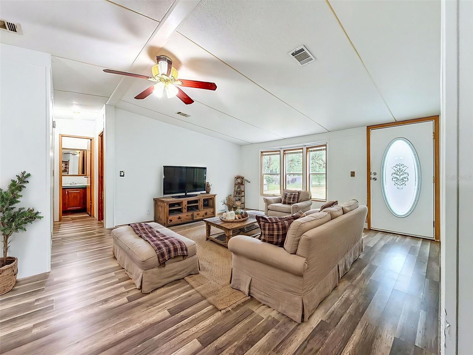 1819 SINCLAIR HILLS RD, LUTZ, FL, 33549