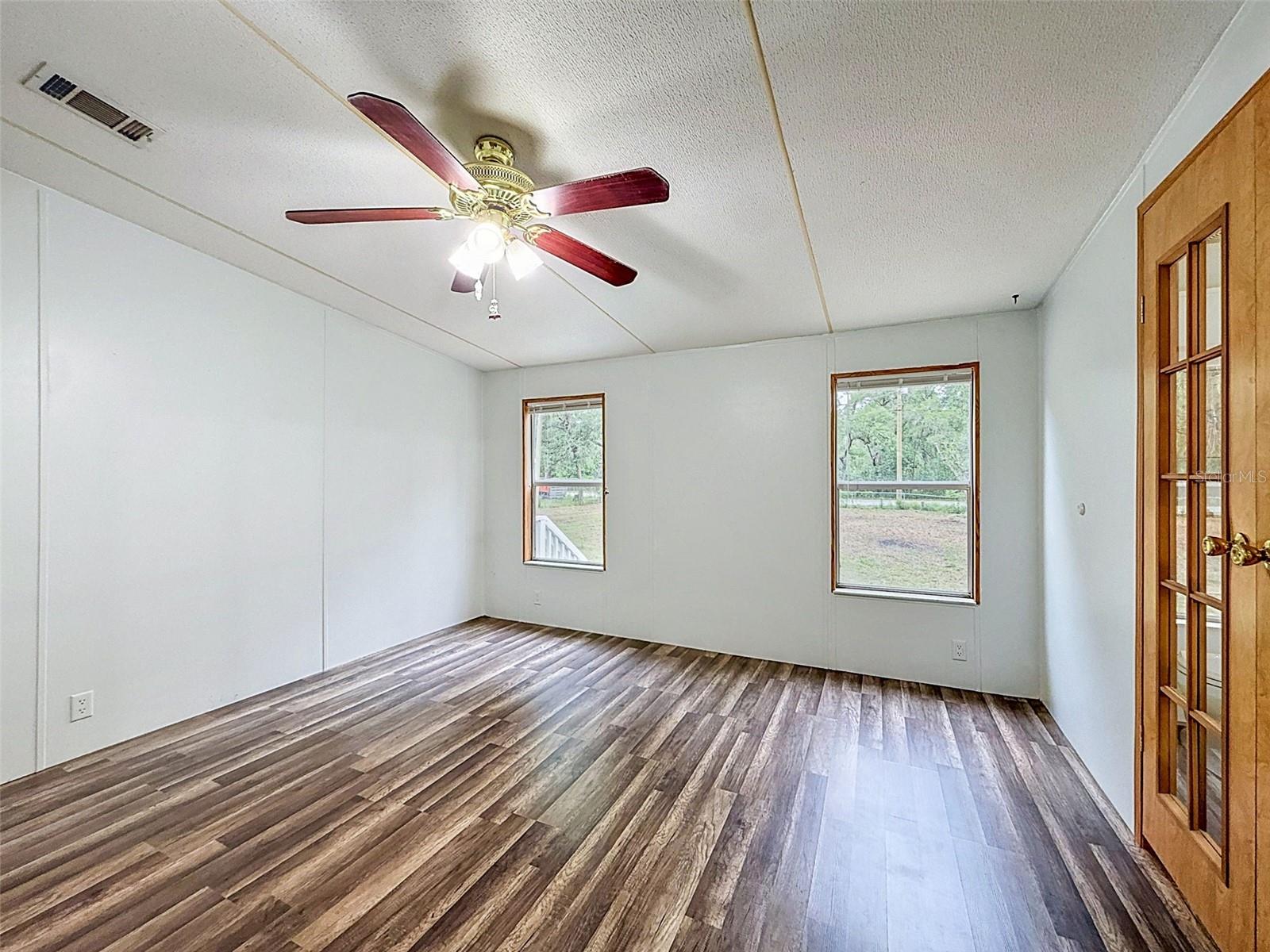 1819 SINCLAIR HILLS RD, LUTZ, FL, 33549