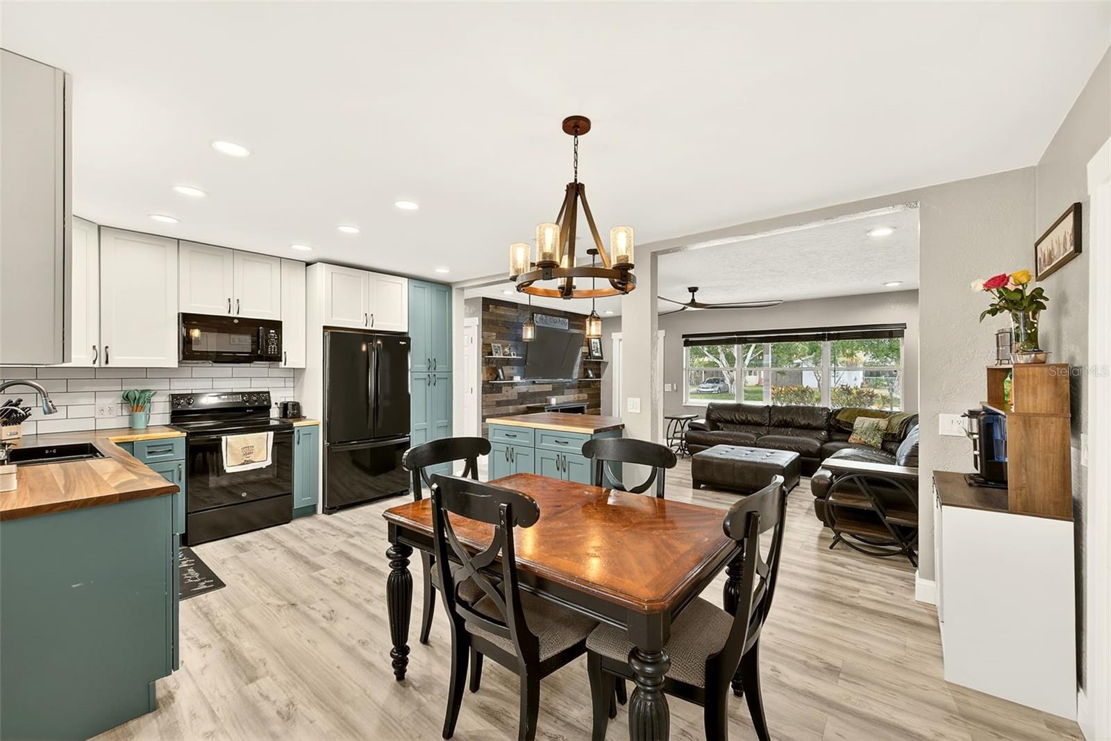 4300 80TH AVE N, PINELLAS PARK, FL, 33781