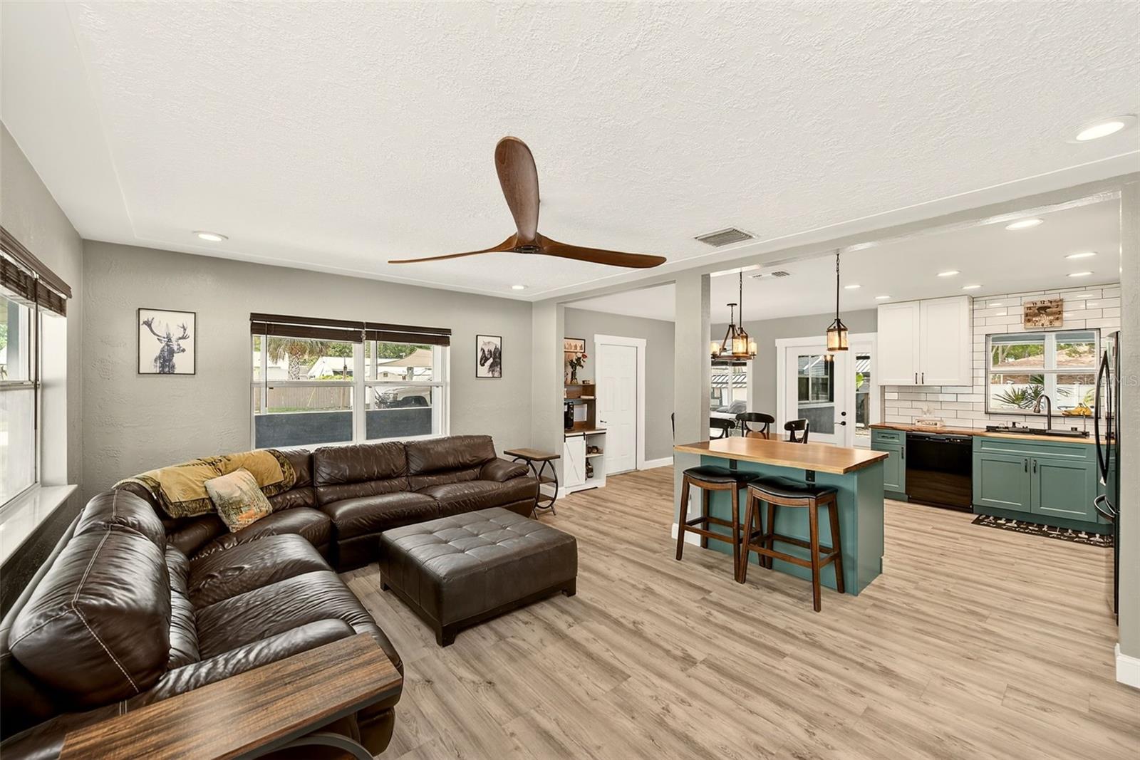 4300 80TH AVE N, PINELLAS PARK, FL, 33781