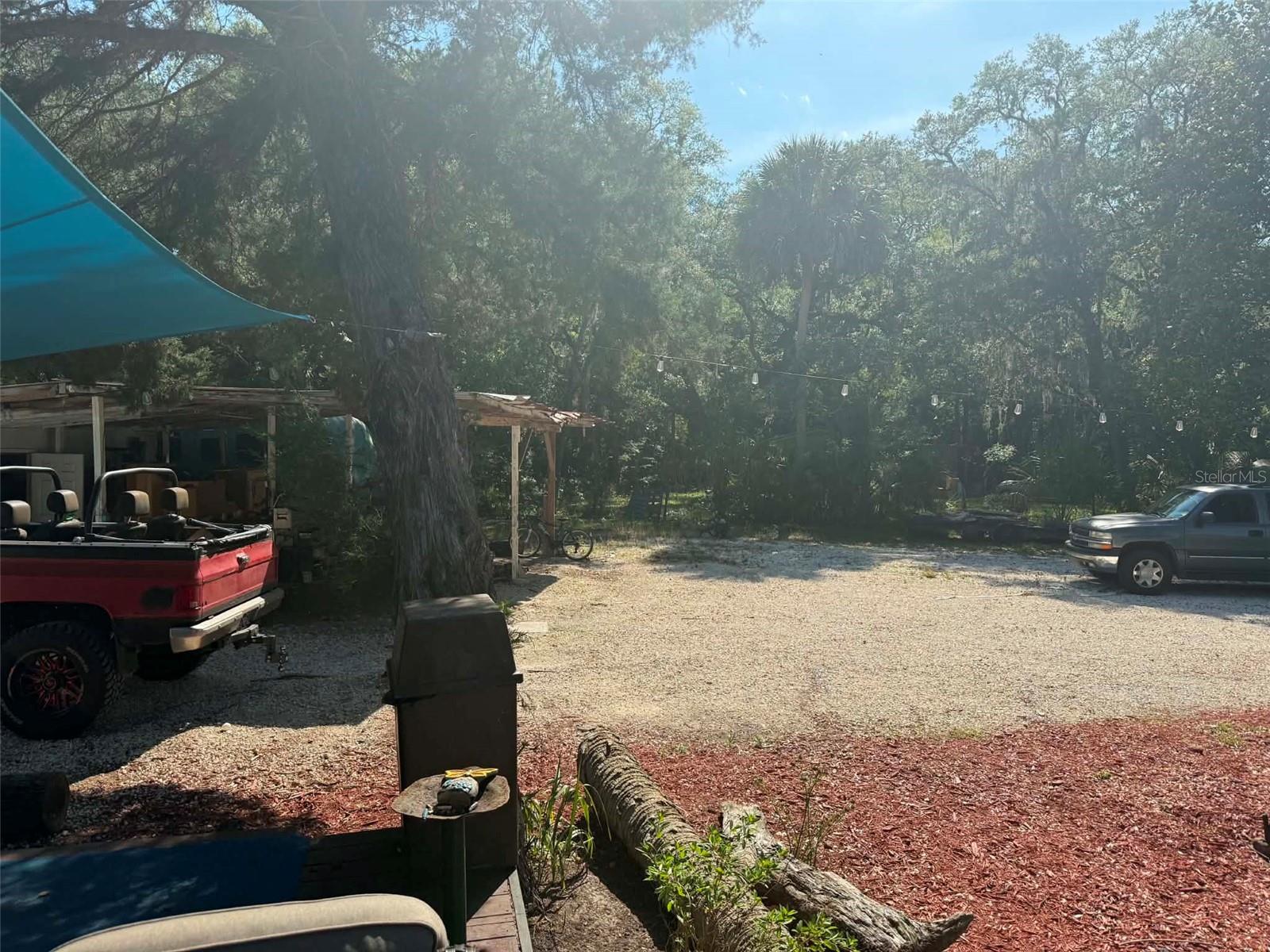 186 GLADYS AVE, INGLIS, FL, 34449