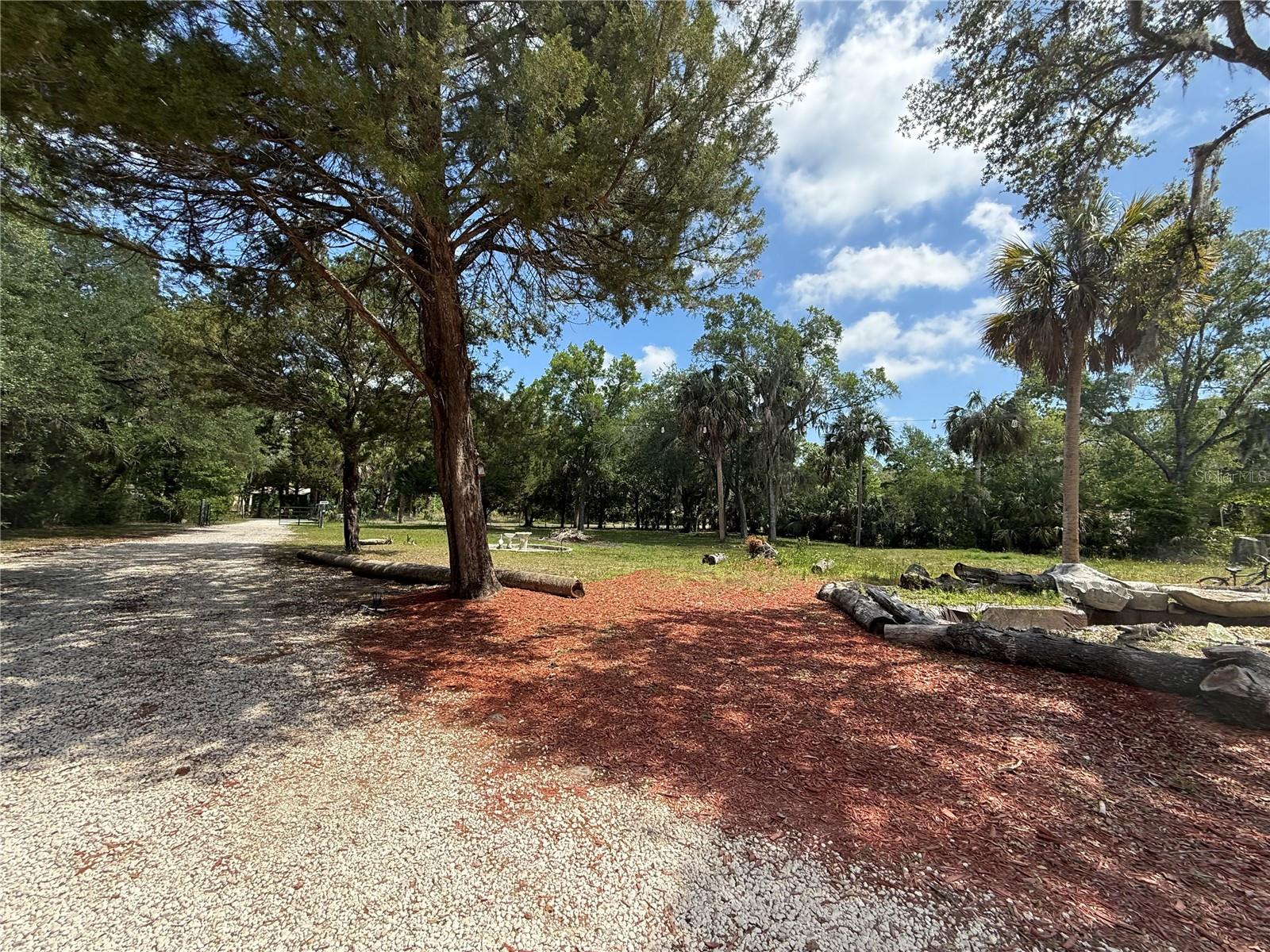 186 GLADYS AVE, INGLIS, FL, 34449