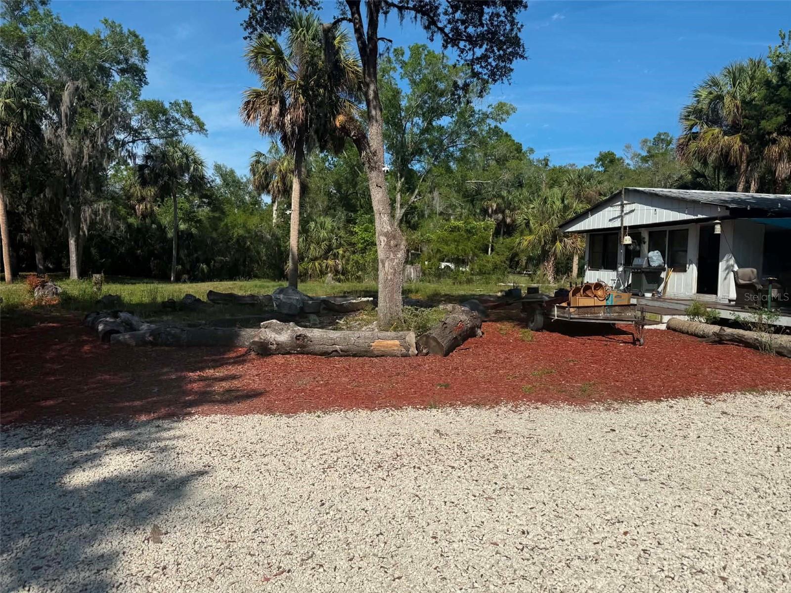 186 GLADYS AVE, INGLIS, FL, 34449