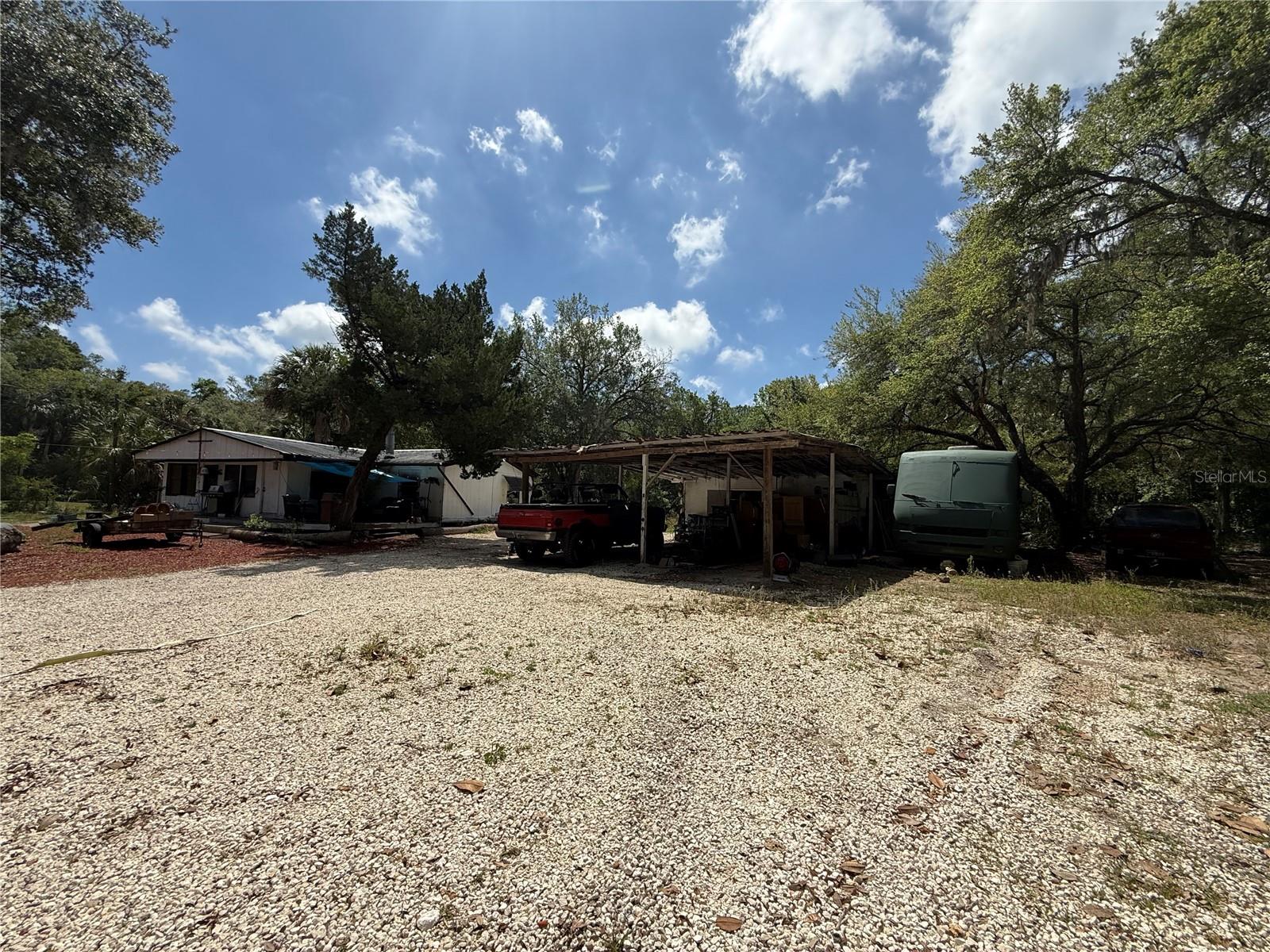 186 GLADYS AVE, INGLIS, FL, 34449