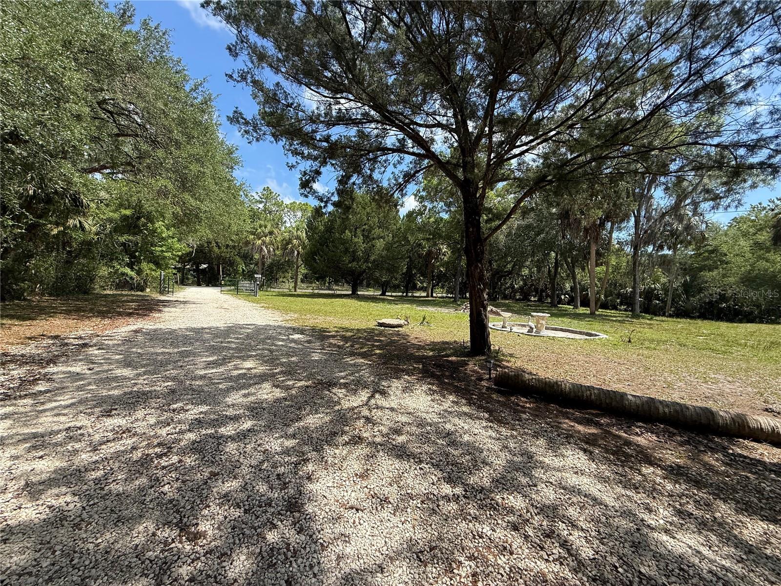 186 GLADYS AVE, INGLIS, FL, 34449