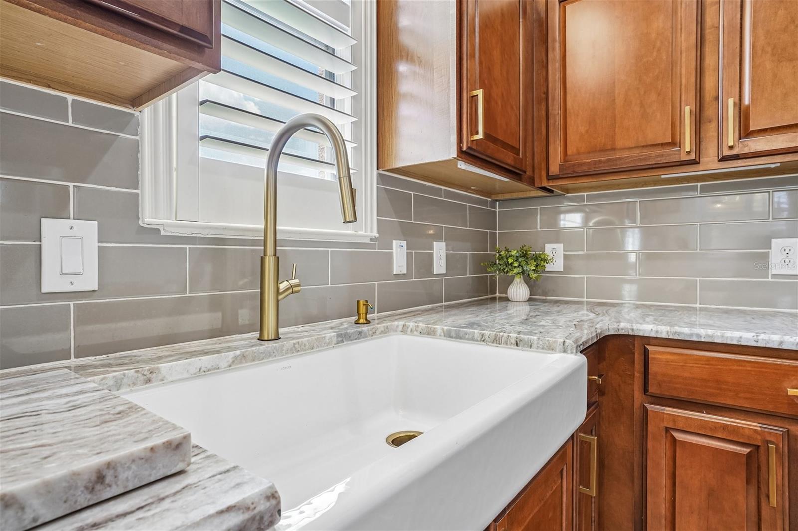 10199 MAINSAIL DR, OXFORD, FL, 34484