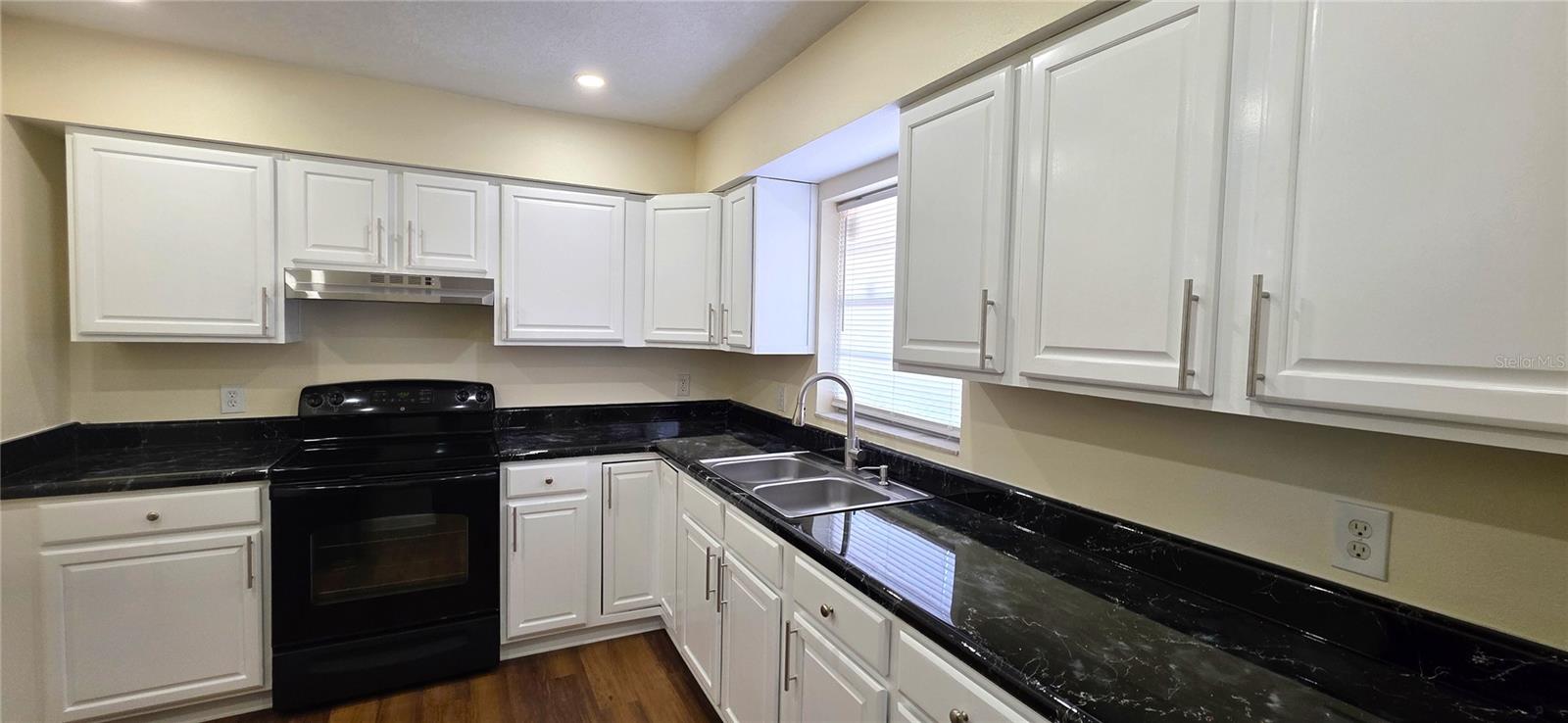 2417 WISHING WELL CIR, TAMPA, FL, 33619