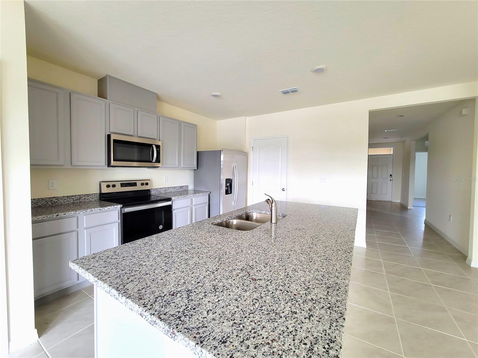 420 NOBLE AVE, DAVENPORT, FL, 33837