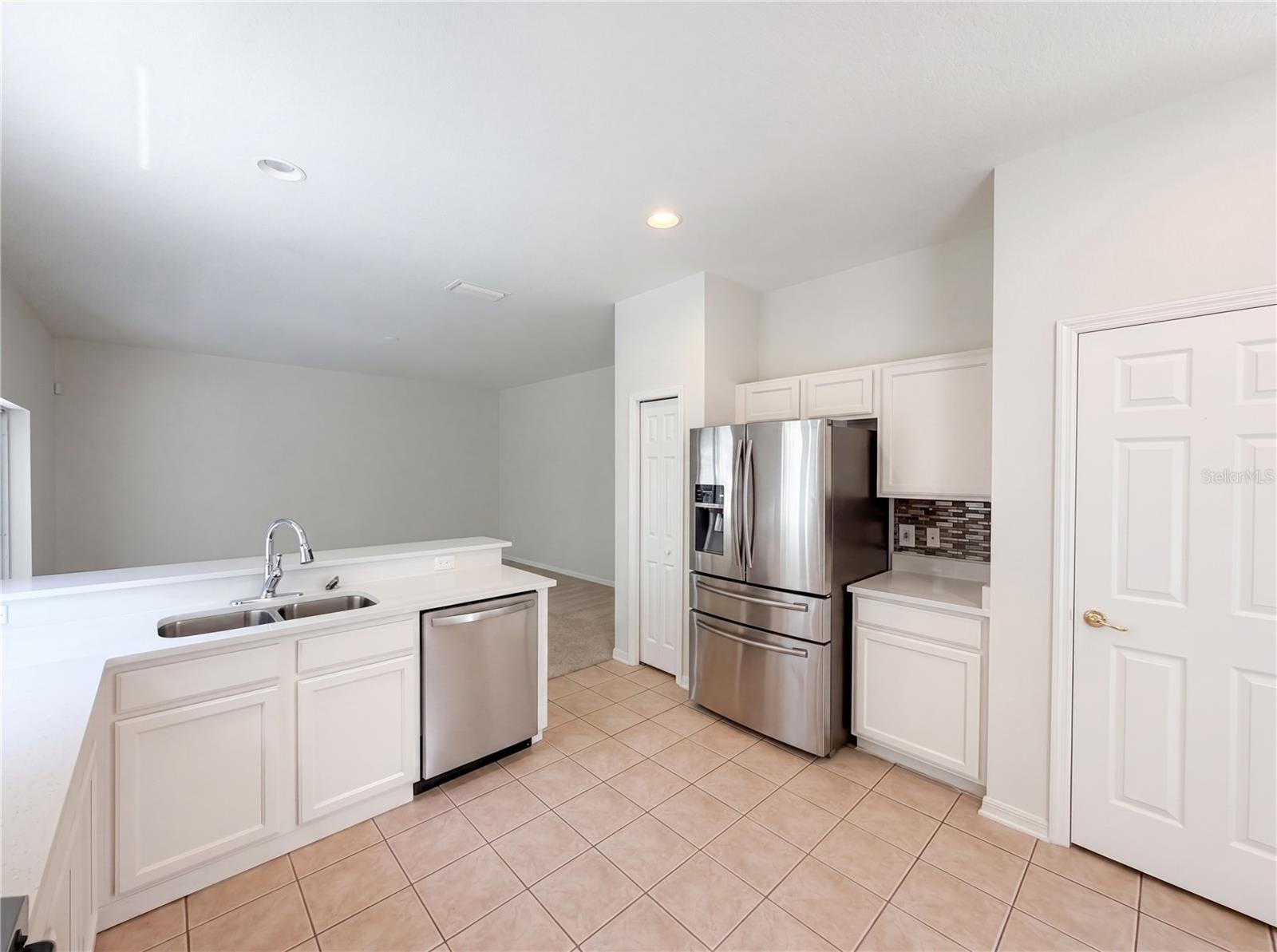 8116 RIVER MONT WAY, TEMPLE TERRACE, FL, 33637