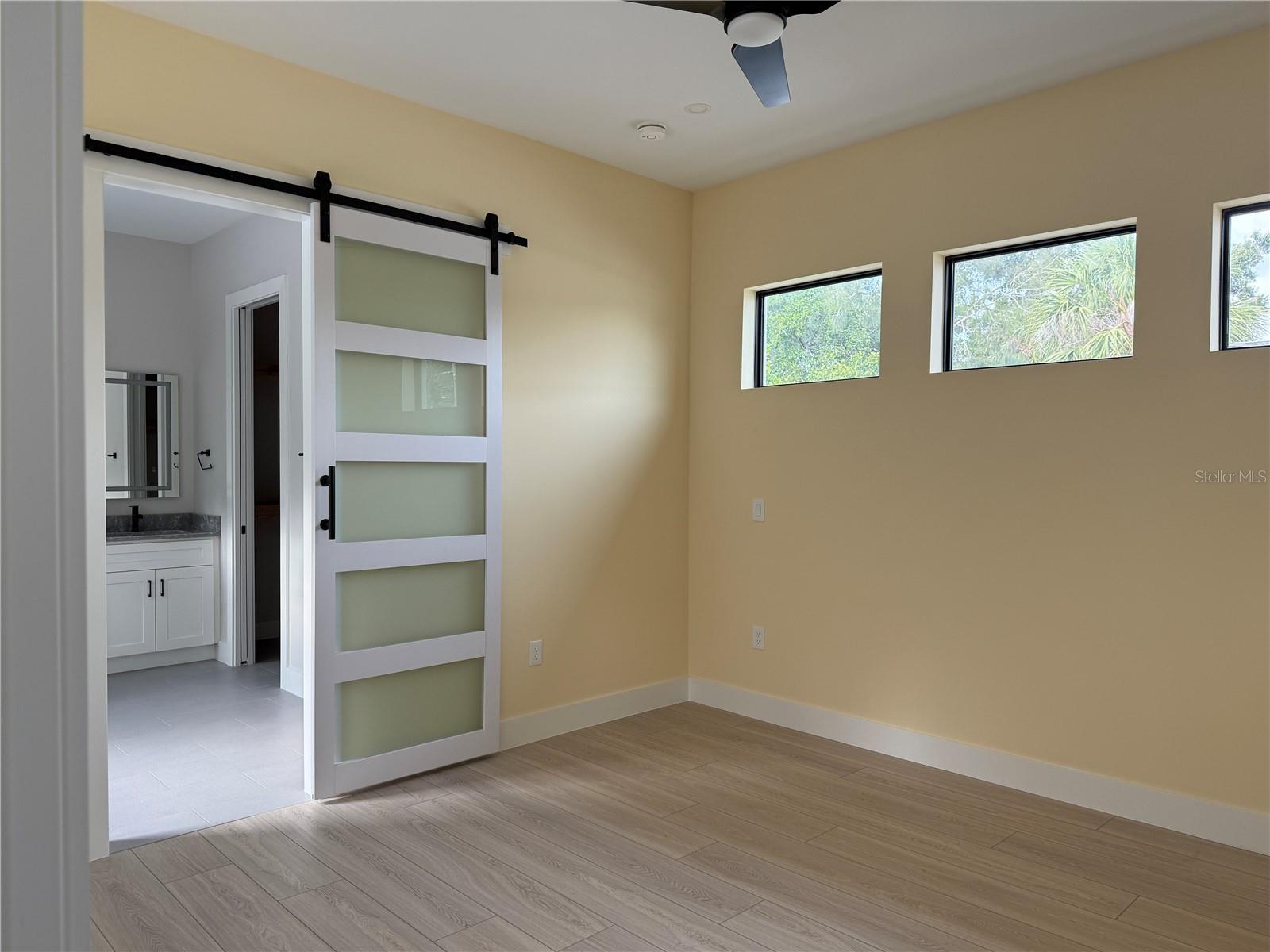 2443 WOOD ST, SARASOTA, FL, 34237