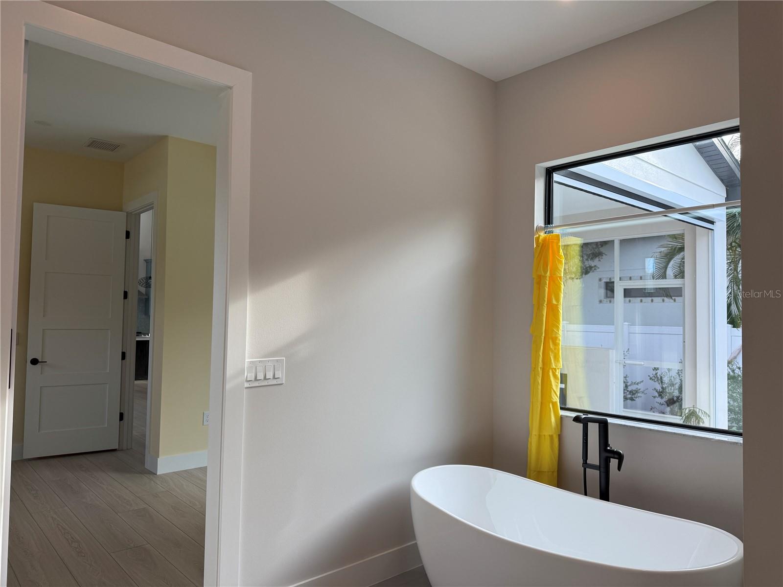 2443 WOOD ST, SARASOTA, FL, 34237