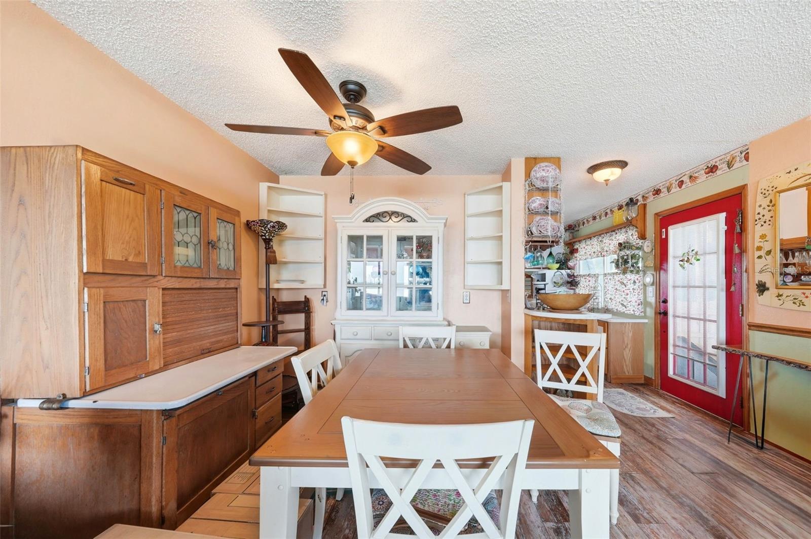 400 LAKESHORE DR, EUSTIS, FL, 32726