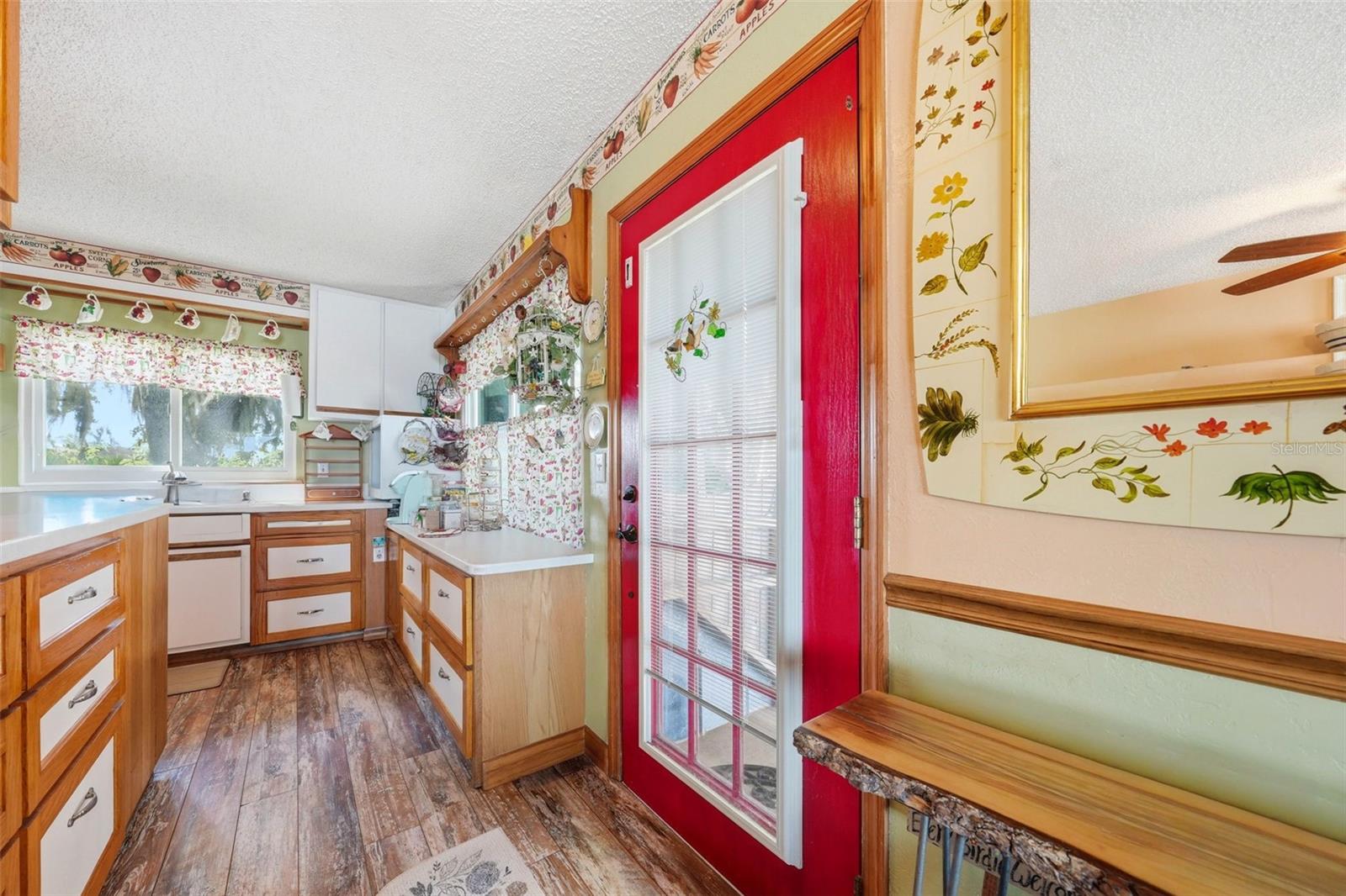 400 LAKESHORE DR, EUSTIS, FL, 32726