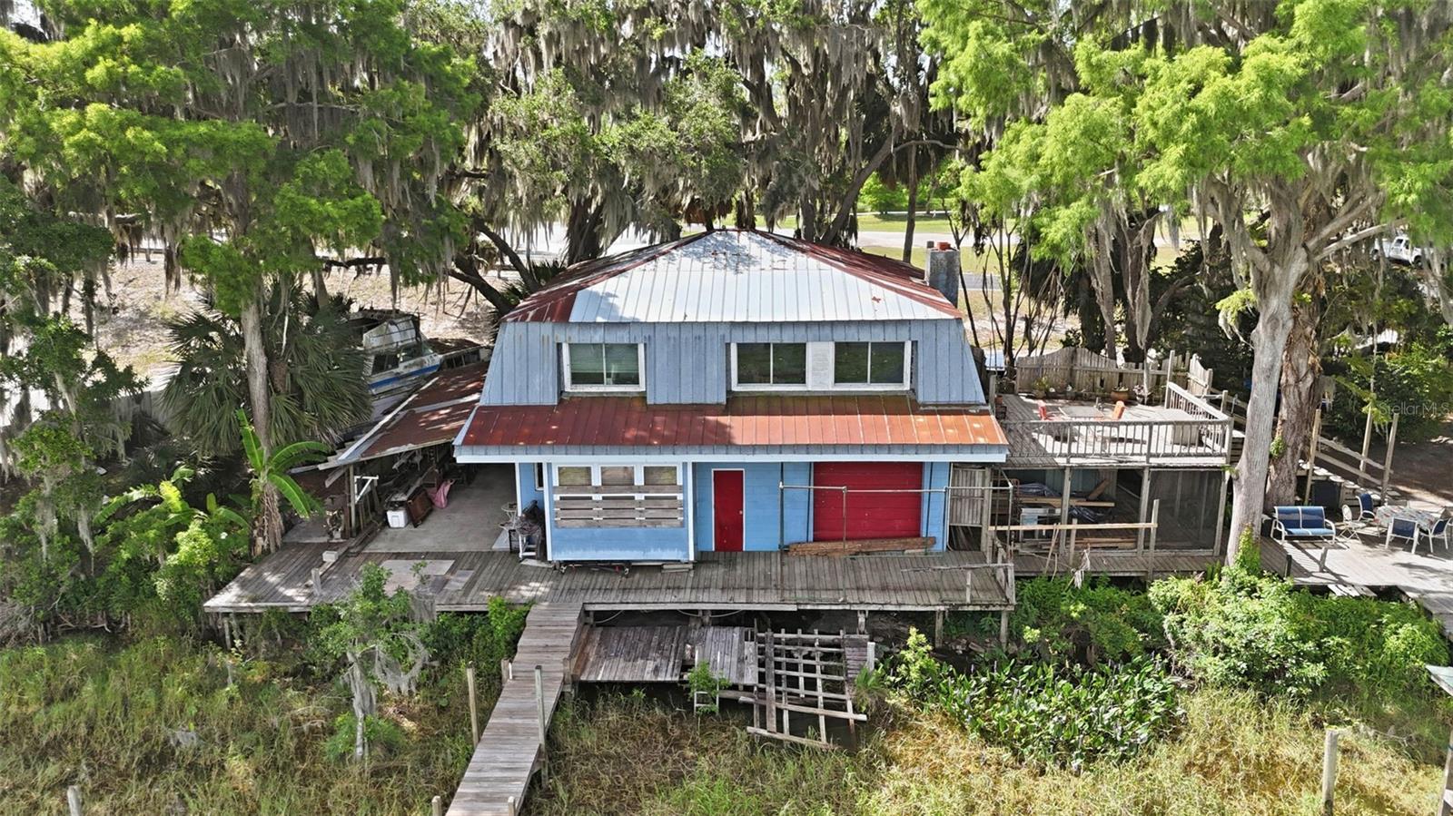 400 LAKESHORE DR, EUSTIS, FL, 32726