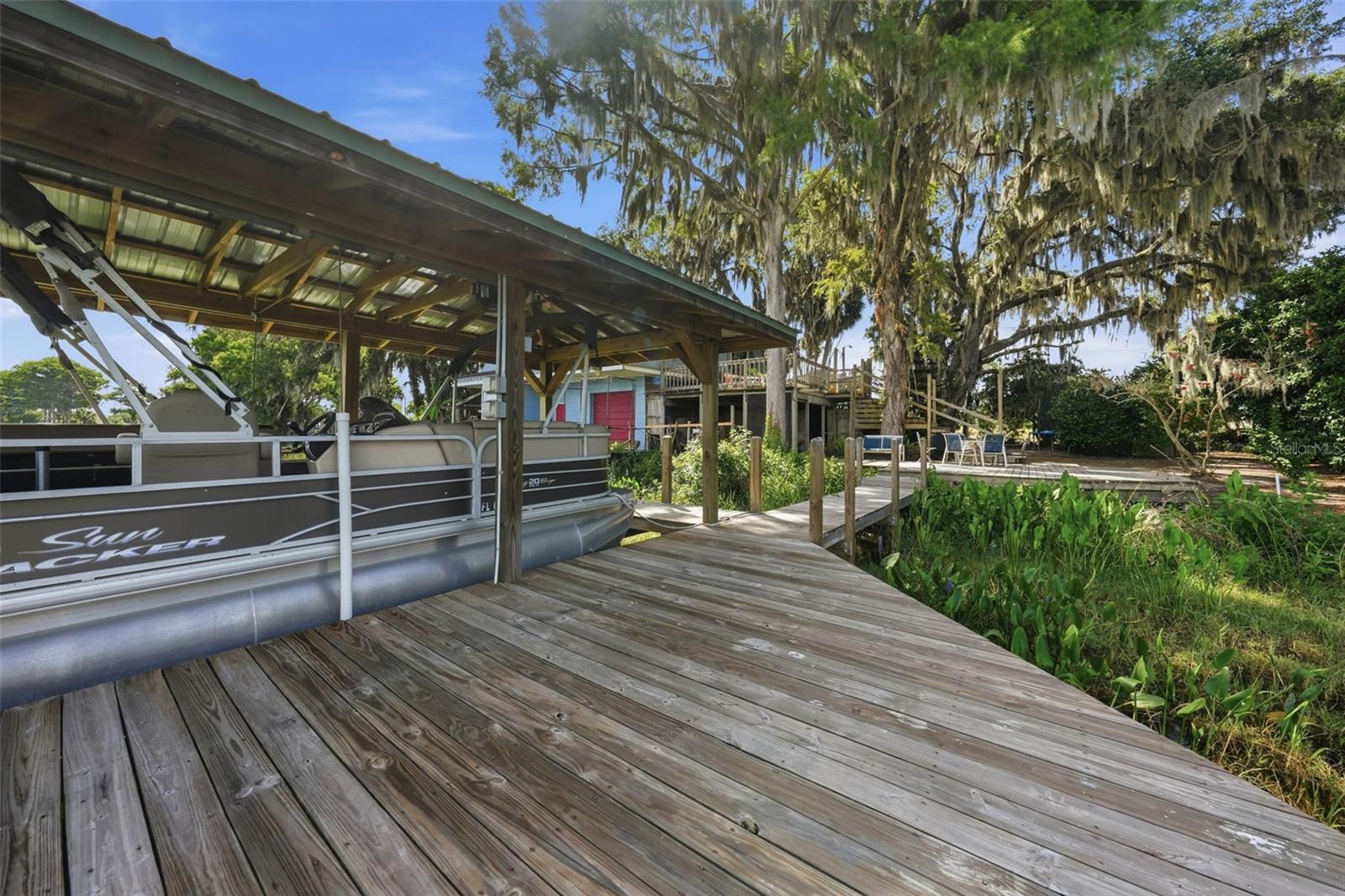 400 LAKESHORE DR, EUSTIS, FL, 32726
