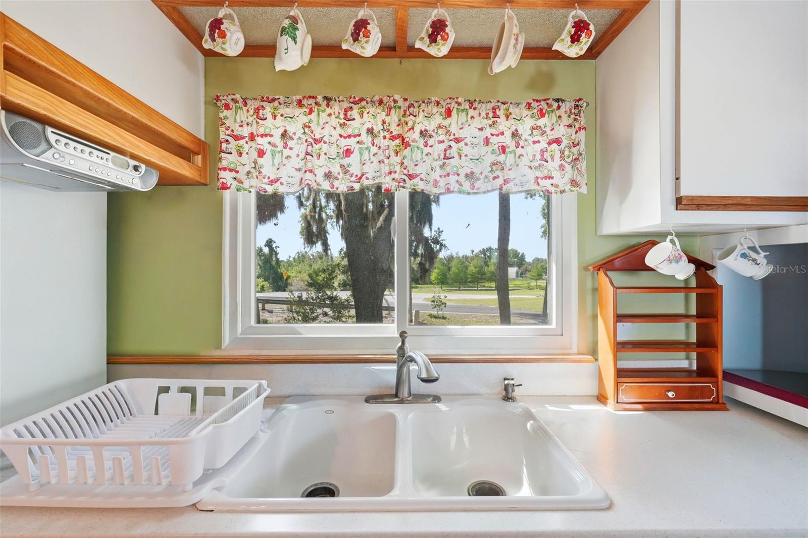 400 LAKESHORE DR, EUSTIS, FL, 32726