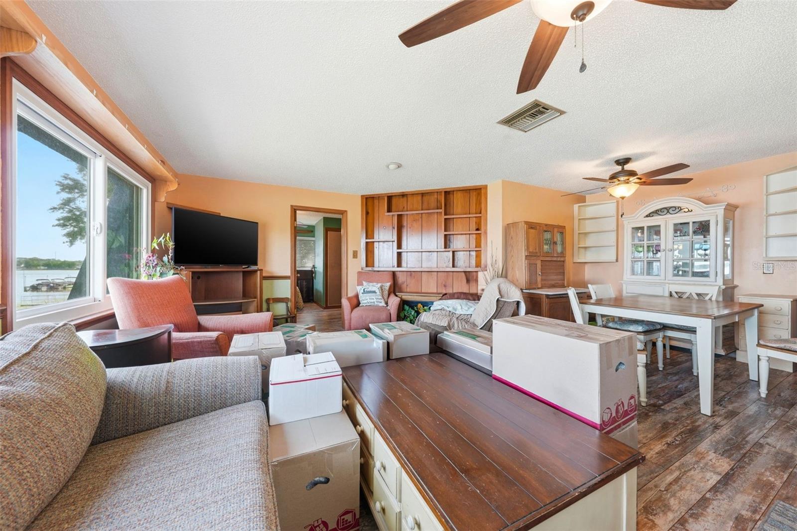 400 LAKESHORE DR, EUSTIS, FL, 32726