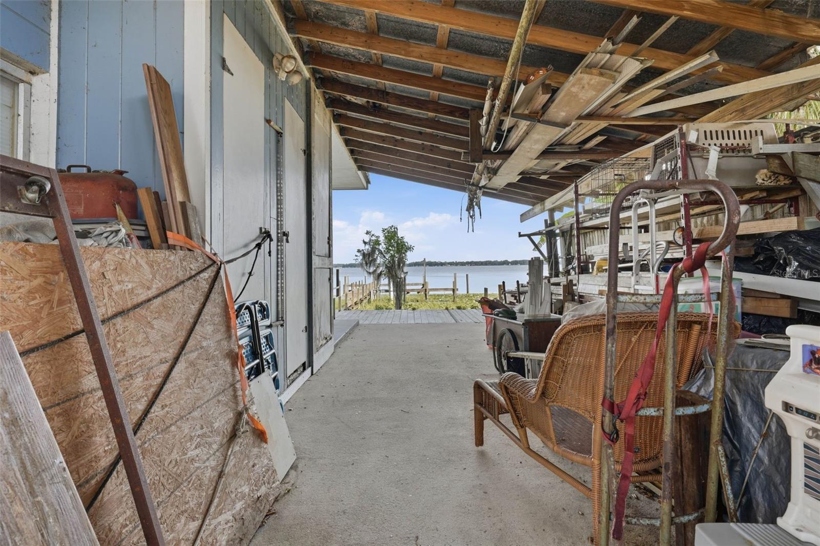 400 LAKESHORE DR, EUSTIS, FL, 32726
