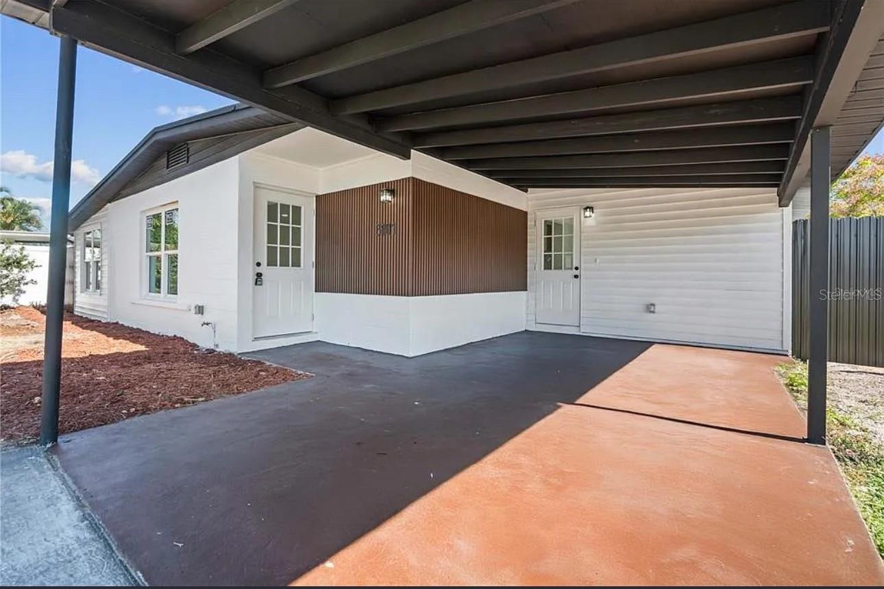 5101 TOWN N COUNTRY BLVD, TAMPA, FL, 33615