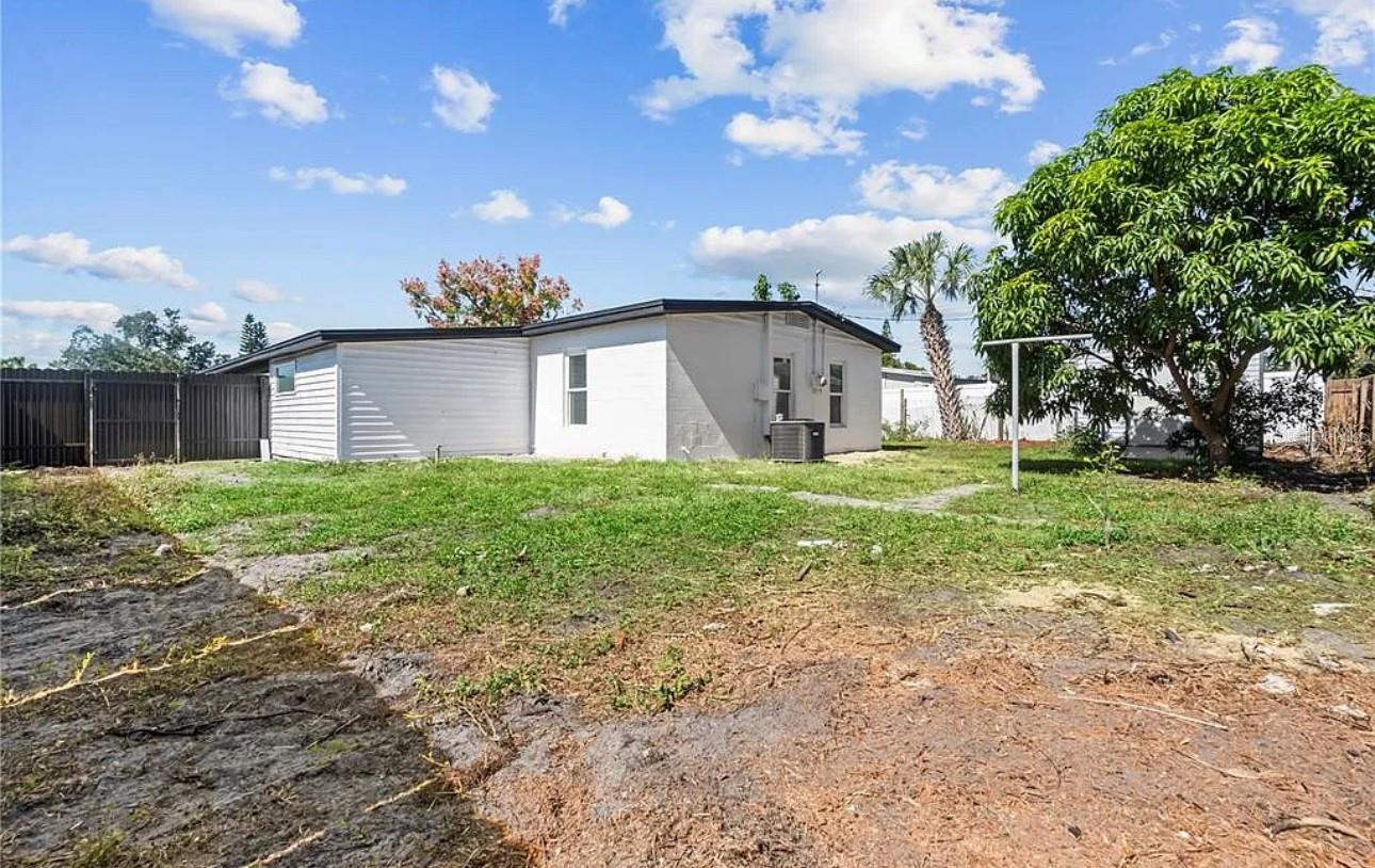 5101 TOWN N COUNTRY BLVD, TAMPA, FL, 33615